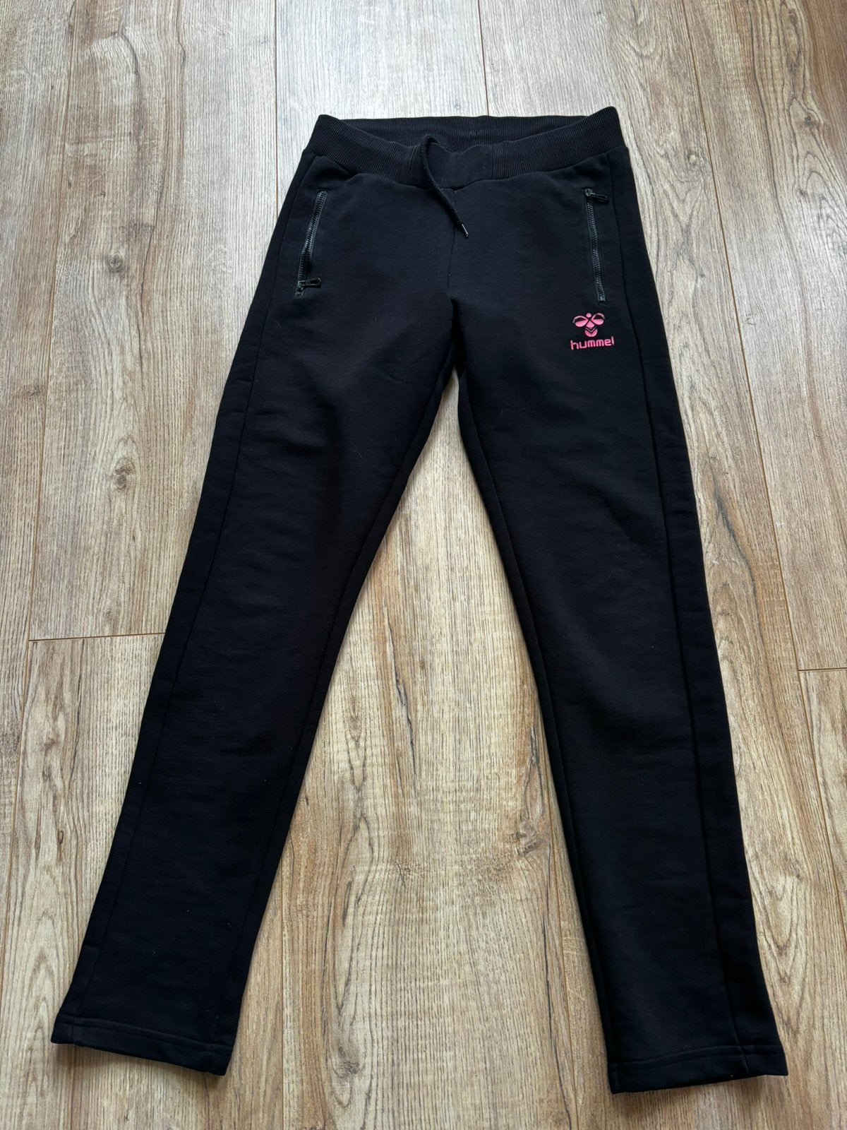 2 Hummel joggingbroeken XS - Aubergine, Zwart, Marineblauw, Verzenden, Zo goed als nieuw, Maat 34 (XS) of kleiner, Meerkleurig