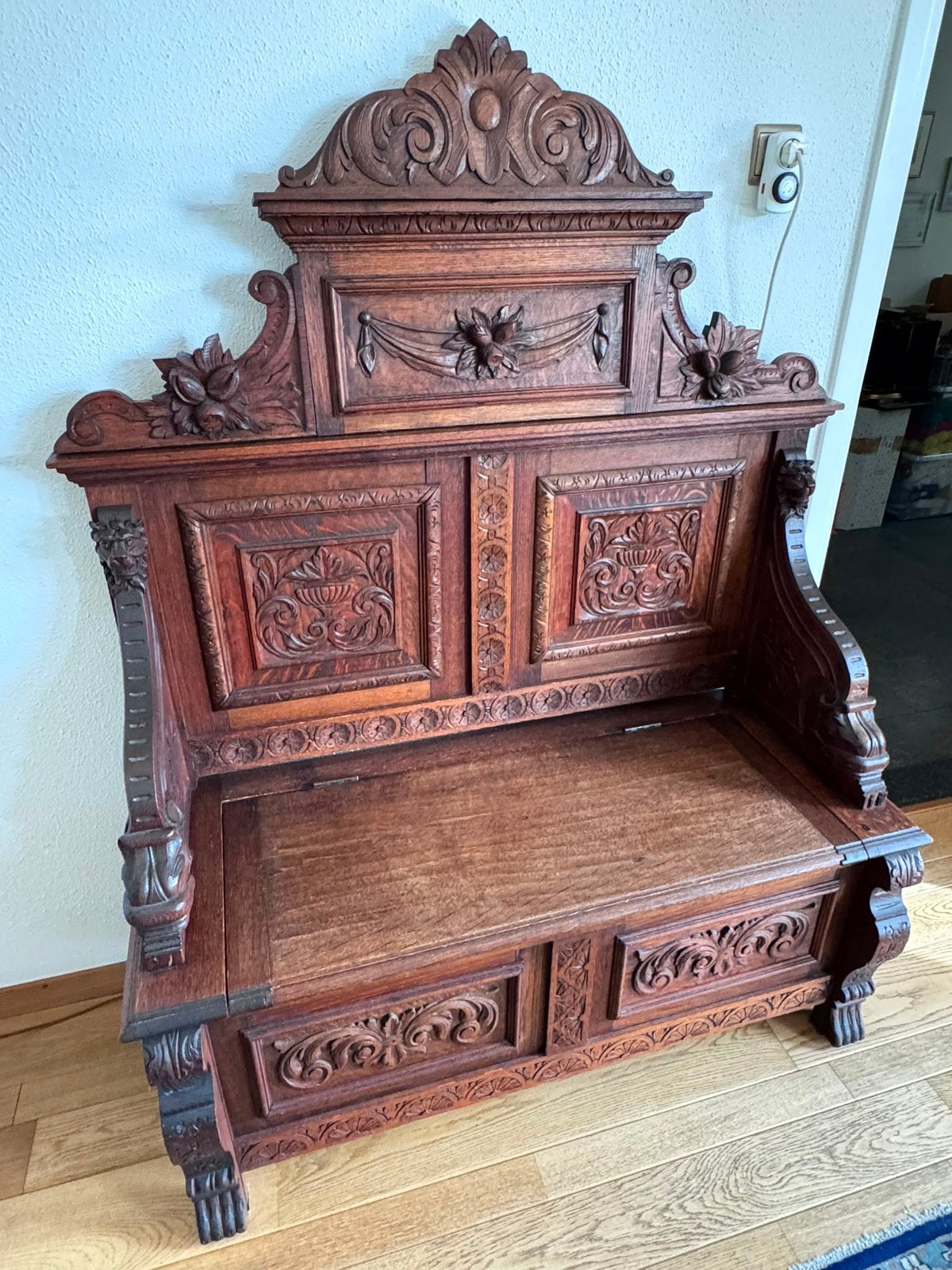 Antieke kerkbank, opbergruimte, houtsnijwerk., Antiek en Kunst, Ophalen