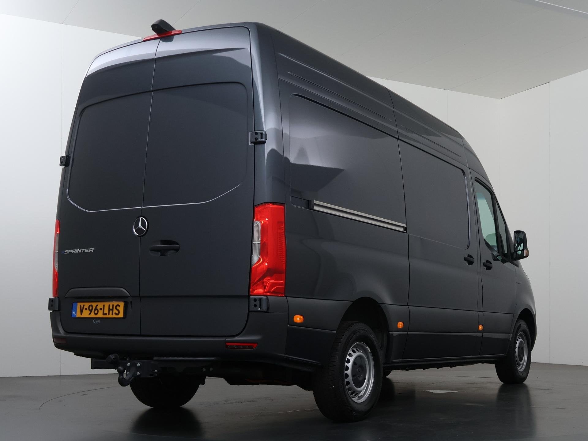 Mercedes-Benz eSprinter 314 | 81 KWH | L2 H2 | PRO TREKHAAK, Auto's, Automaat, 81 kWh, Gebruikt, Zwart