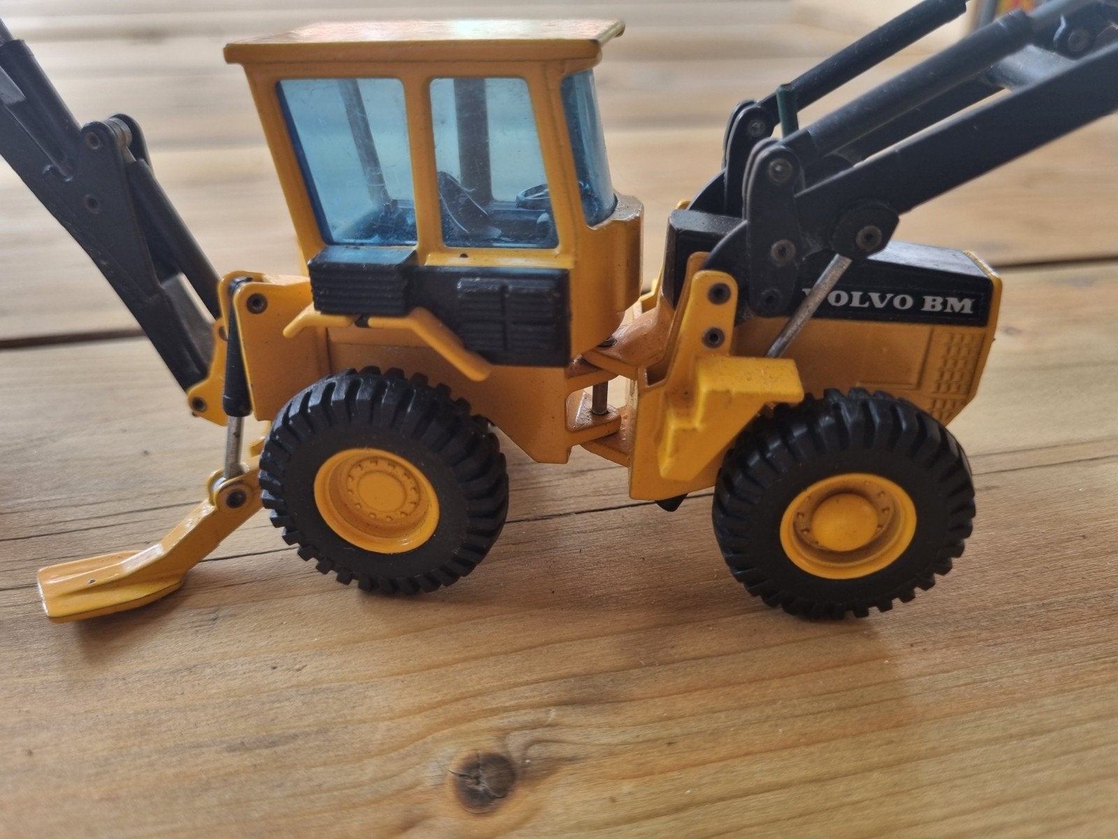 Volvo BM Graafmachine, Ophalen, Bus of Vrachtwagen