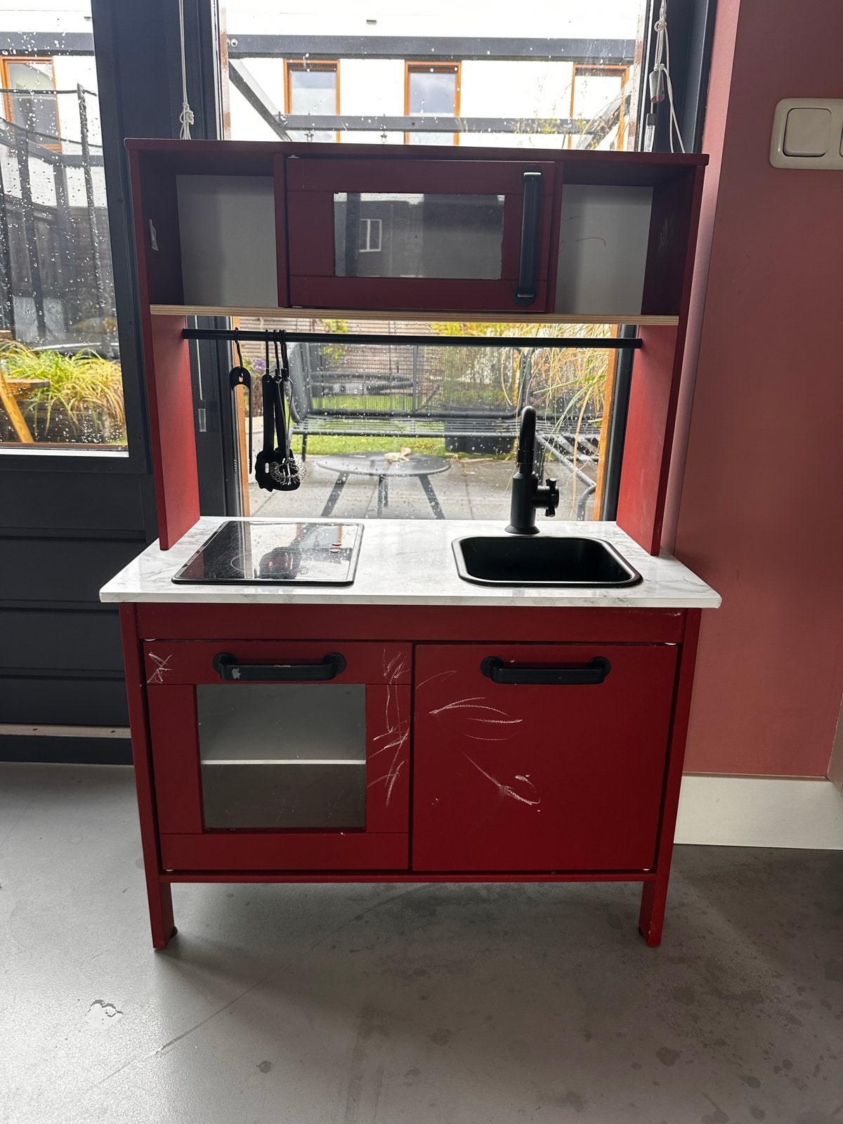 Gratis IKEA Speelkeuken - geschilderd met krijtbordverf, Kinderen en Baby's, Speelgoed | Speelkeukens, Ophalen, Gebruikt, Hout