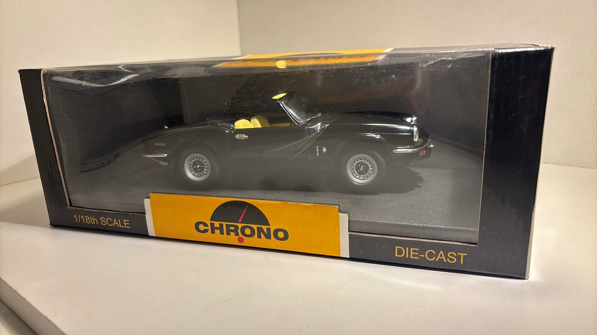 Truimph spitfire open convertible 1970 black chrono 1.18, Hobby en Vrije tijd, Modelauto's | 1:18, Overige merken, Ophalen of Verzenden
