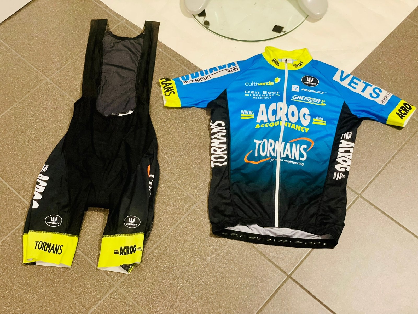 Wielrenkleding wielrenbroek fietsbroek wielrenshirt maat M, Ophalen of Verzenden, Zo goed als nieuw, Bovenkleding