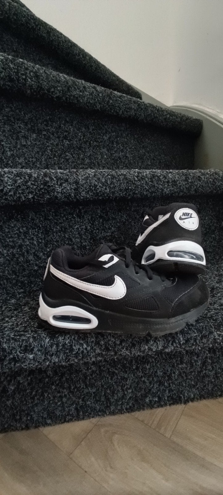 Nike Air 31,5, Zwart, Nike Air, Ophalen of Verzenden, Zo goed als nieuw
