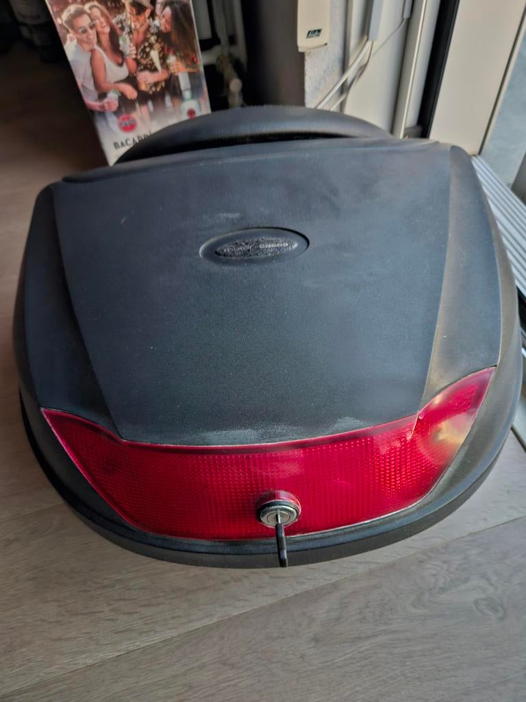 Topkoffer voor scooter of motor met rugsteun, Motoren, Ophalen of Verzenden, Gebruikt