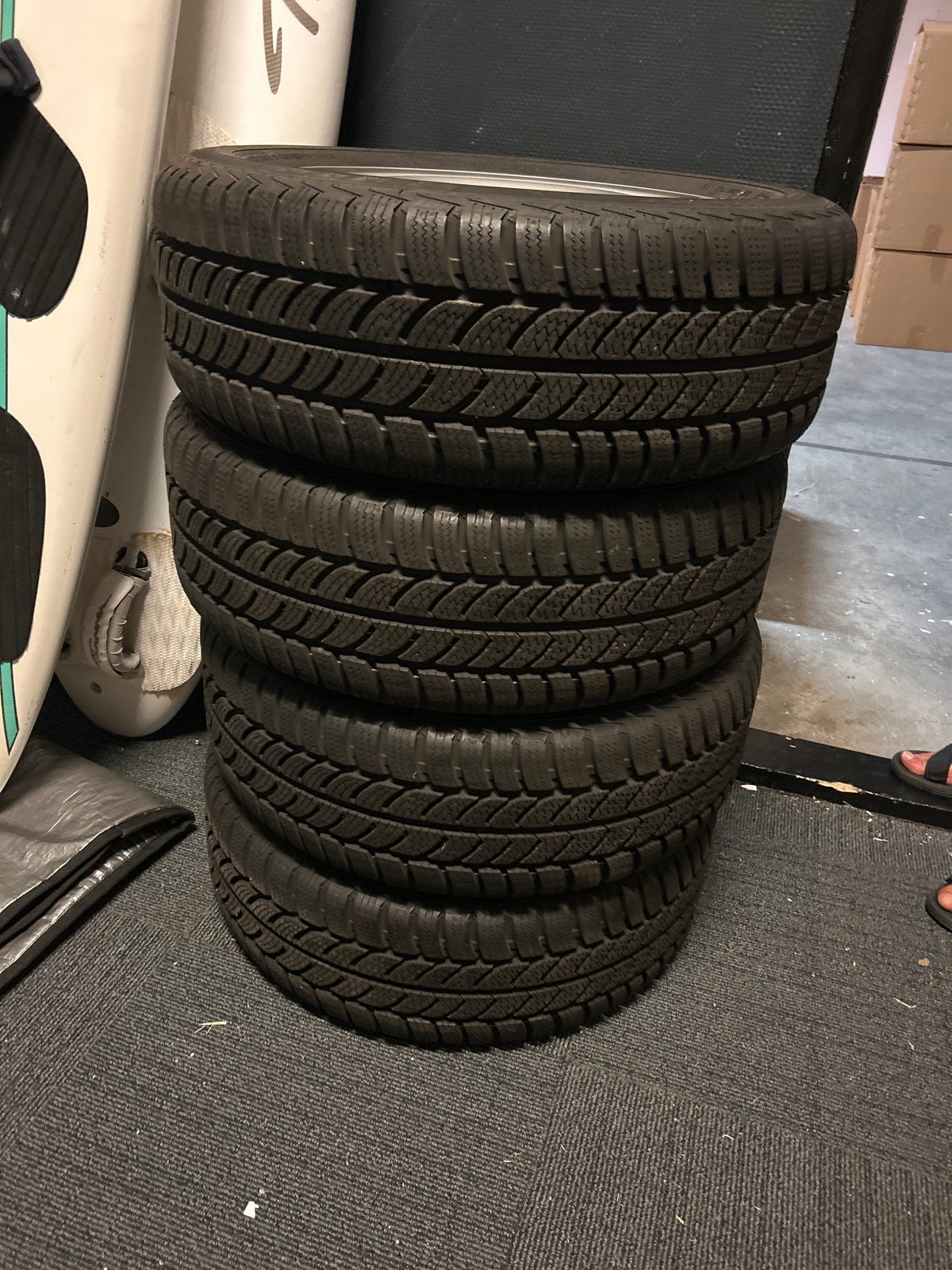 4 Continental winterbanden op velg 225/55R17 C NIEUW, Auto-onderdelen, Banden en Velgen, Ophalen, Bestelwagen, Banden en Velgen