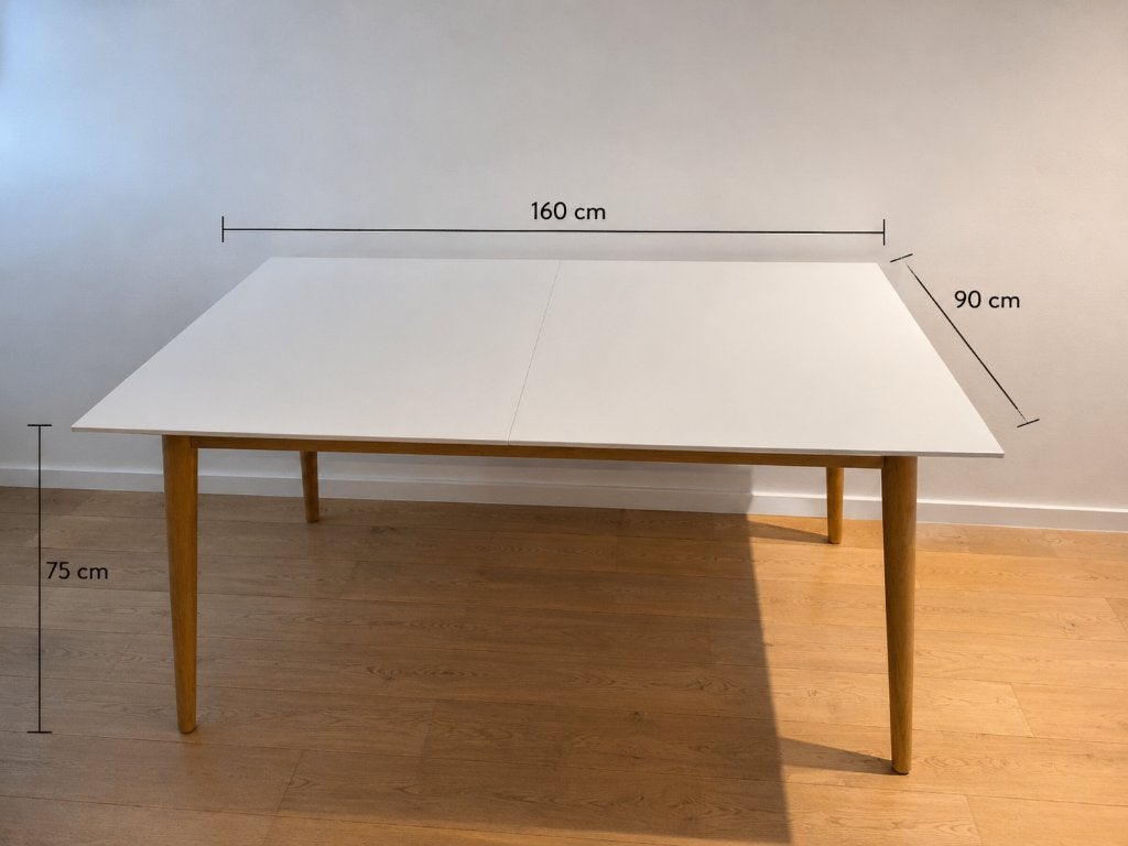 BoConcept Extendable Kitchen Table - white top/oak legs, Ophalen, 100 tot 150 cm, Eikenhout, Zo goed als nieuw