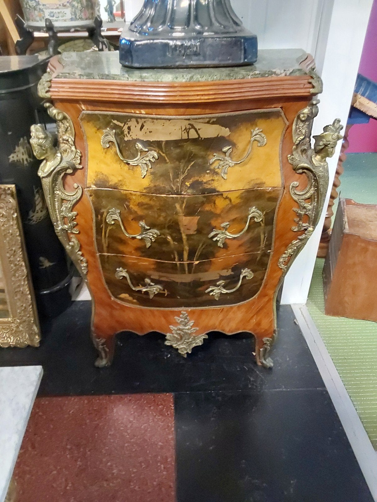 Antieke Franse beschilderde commode, Ophalen
