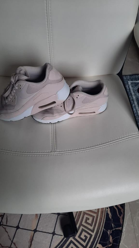 Lichtroze Nike Air Max maat 35.5, Ophalen of Verzenden