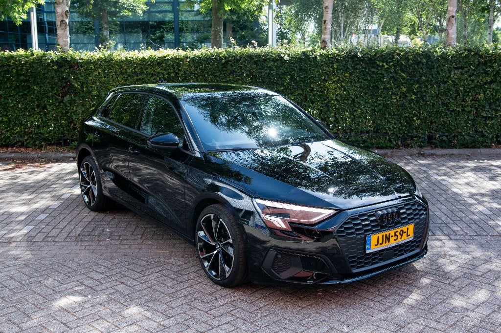 Audi A3 40 TFSI e | LED/Ambiance/B&O/Keyless/Garantie/BTW, Auto's, Audi, 1525 kg, Zwart, 4 cilinders, Zwart