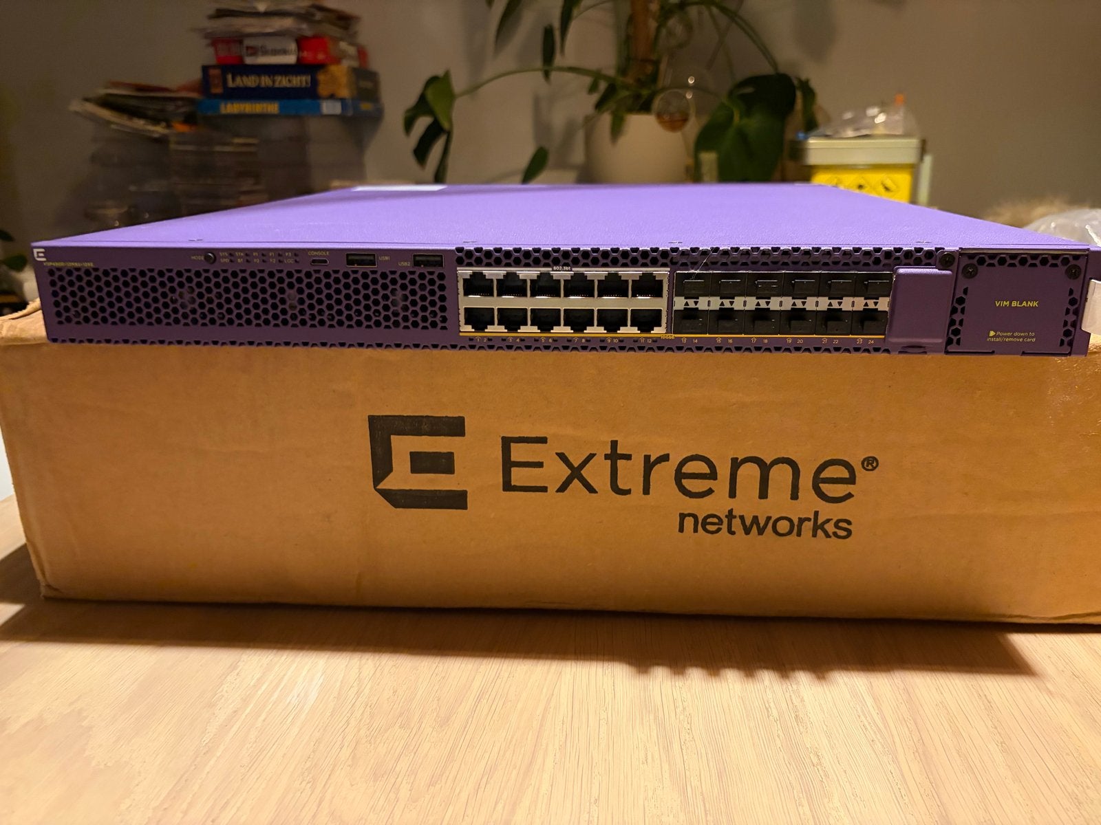 Extreme Networks VSP4900-12MXU-12XE Layer 3 switch, Ophalen of Verzenden, Nieuw