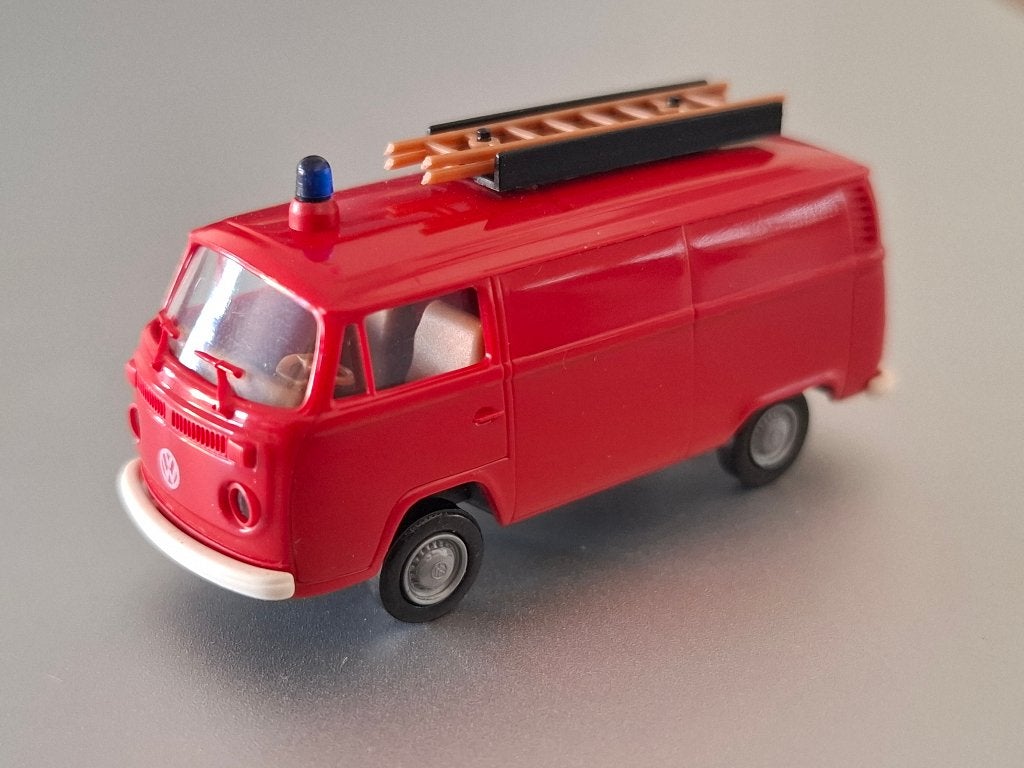 1:87 brandweer VW T2 met ladder Brekina in OVP € 9, Verzenden, Zo goed als nieuw, Auto, Brekina
