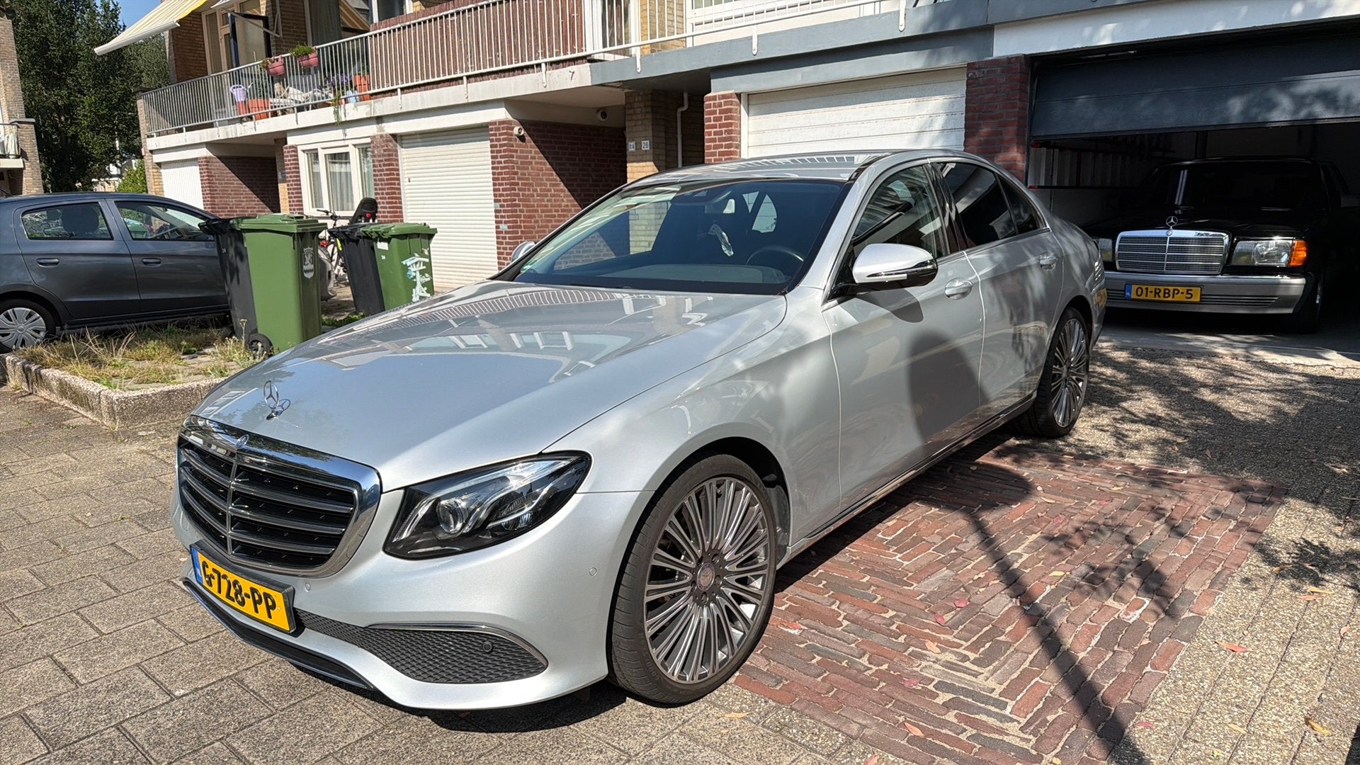 Mercedes-Benz E-Klasse E200 Sedan G9 automaat 2016 Grijs, Automaat, Achterwielaandrijving, Zwart, 4 cilinders