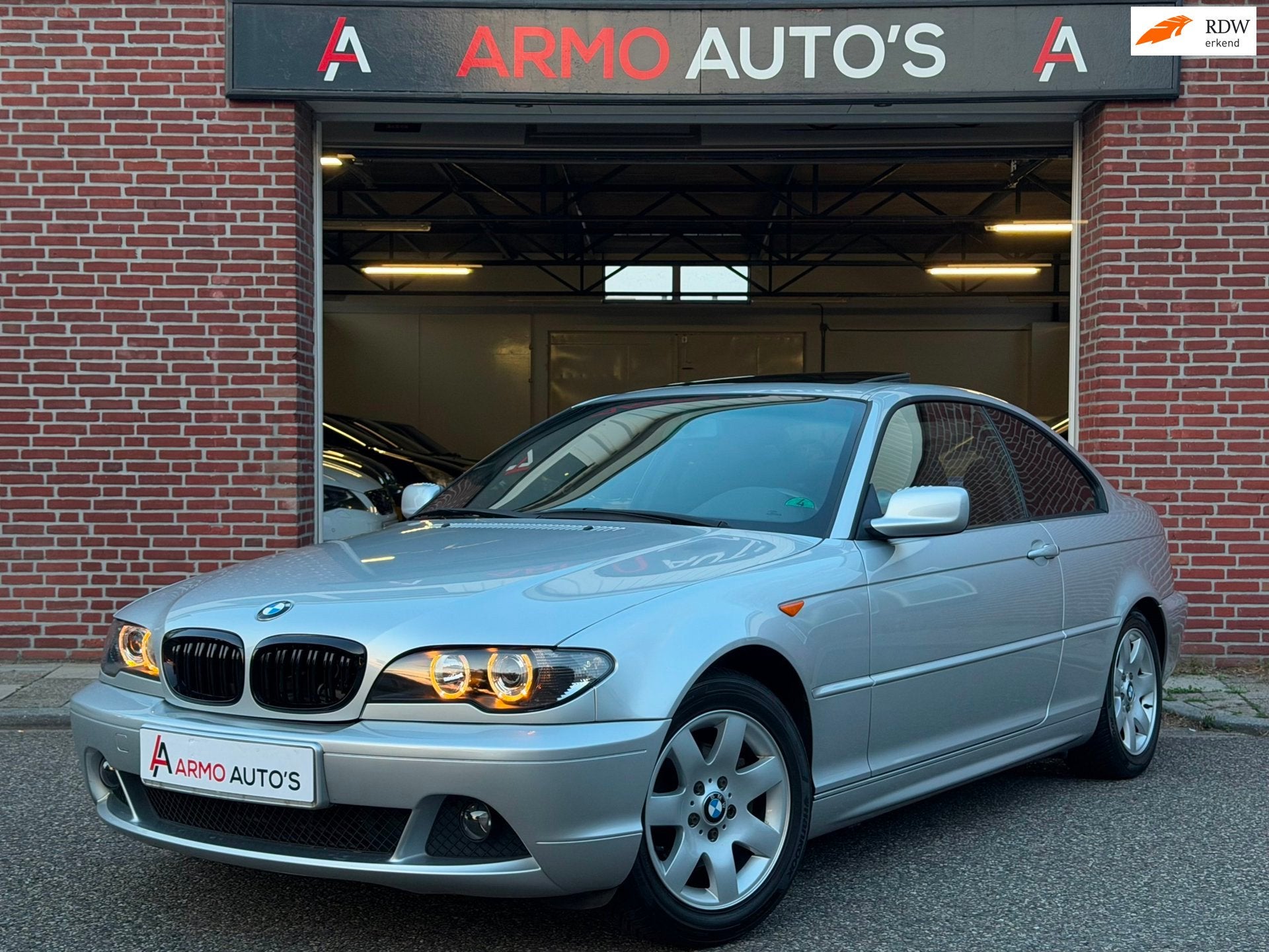 BMW 3-serie Coupé 318Ci | Airco | Navi | Schuifdak, Auto's, Achterwielaandrijving, 14 km/l, Bedrijf, Handgeschakeld