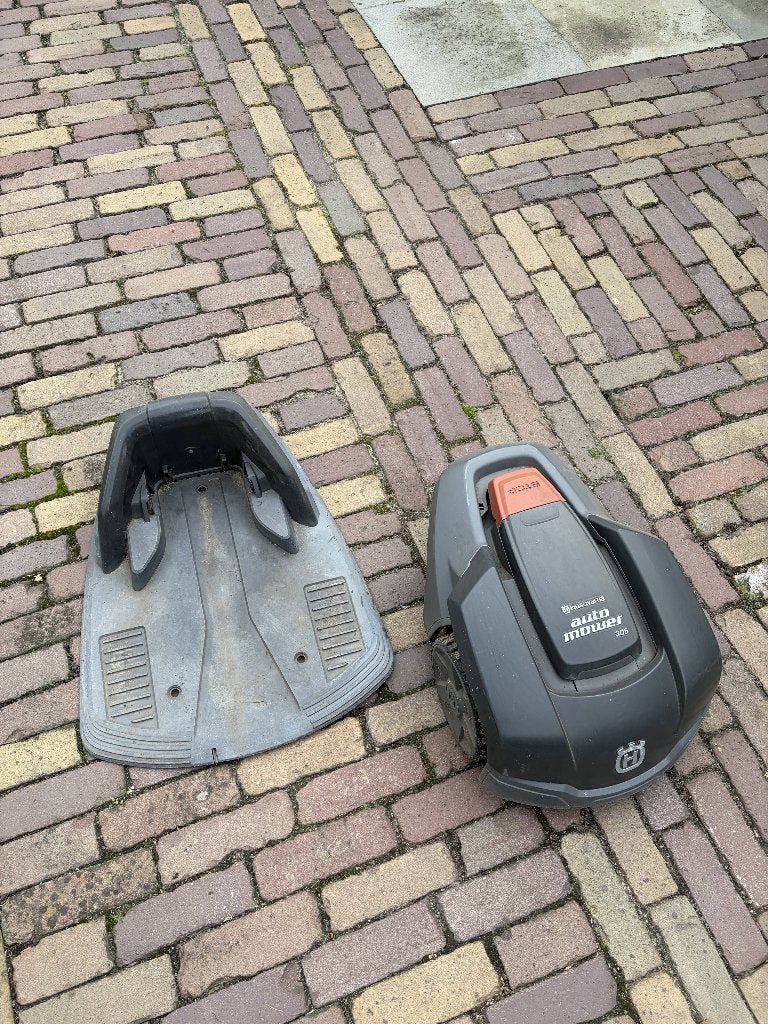 Husqvarna Automower 305 robotmaaier, Tuin en Terras, Ophalen of Verzenden, Gebruikt, 20 tot 25 cm, Husqvarna