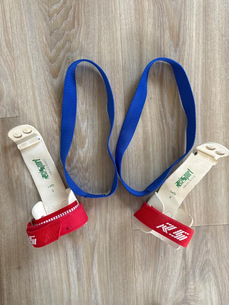 Turnleertjes Lady maat 3 - Reissport, Ophalen of Verzenden, Gebruikt, Rood, Materiaal