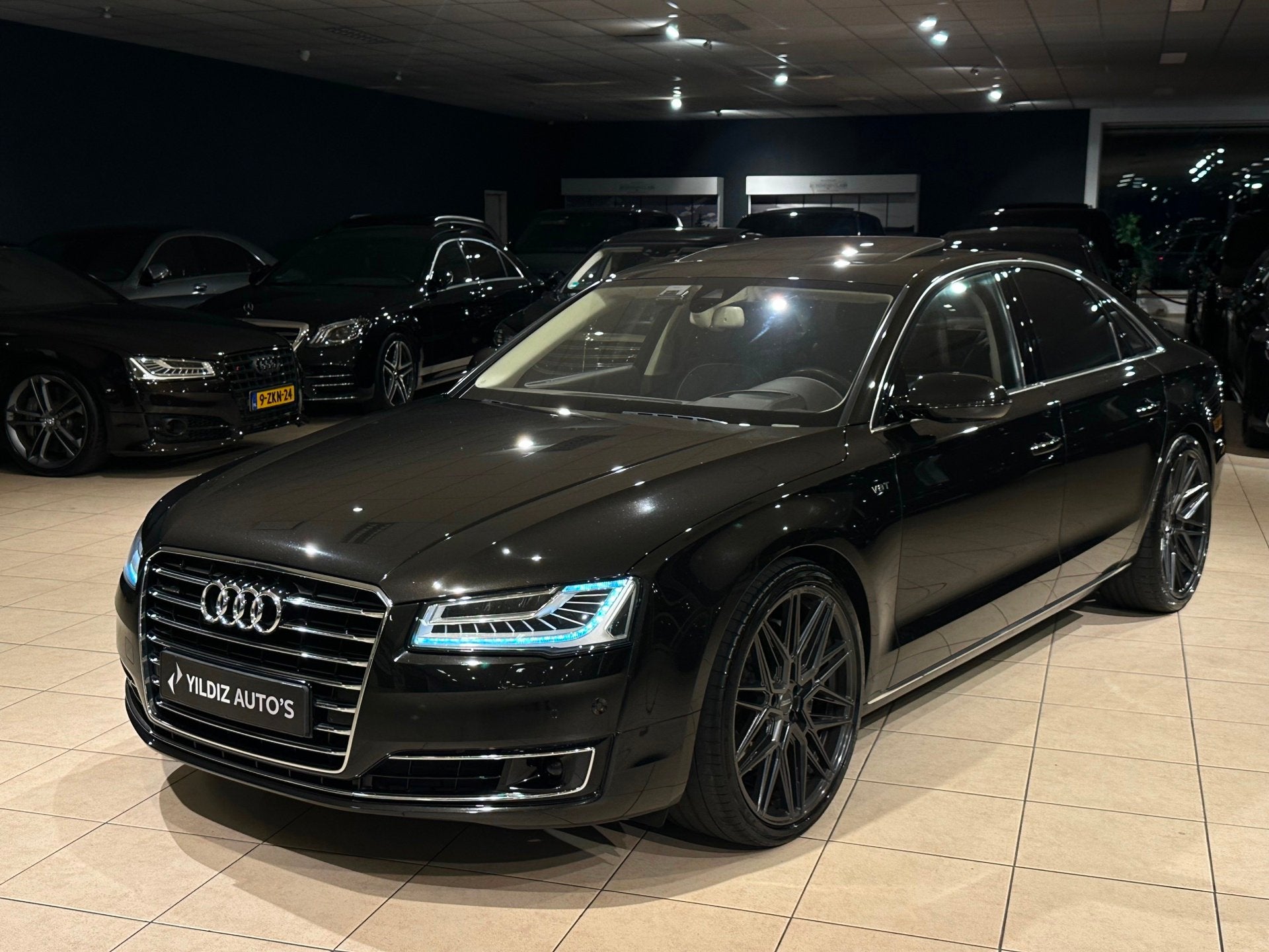 Audi A8 4.2 TDI Quattro DESIGN-SELECTION/ACC/HUD/BTW, Auto's, Automaat, Gebruikt, Diesel, Vierwielaandrijving