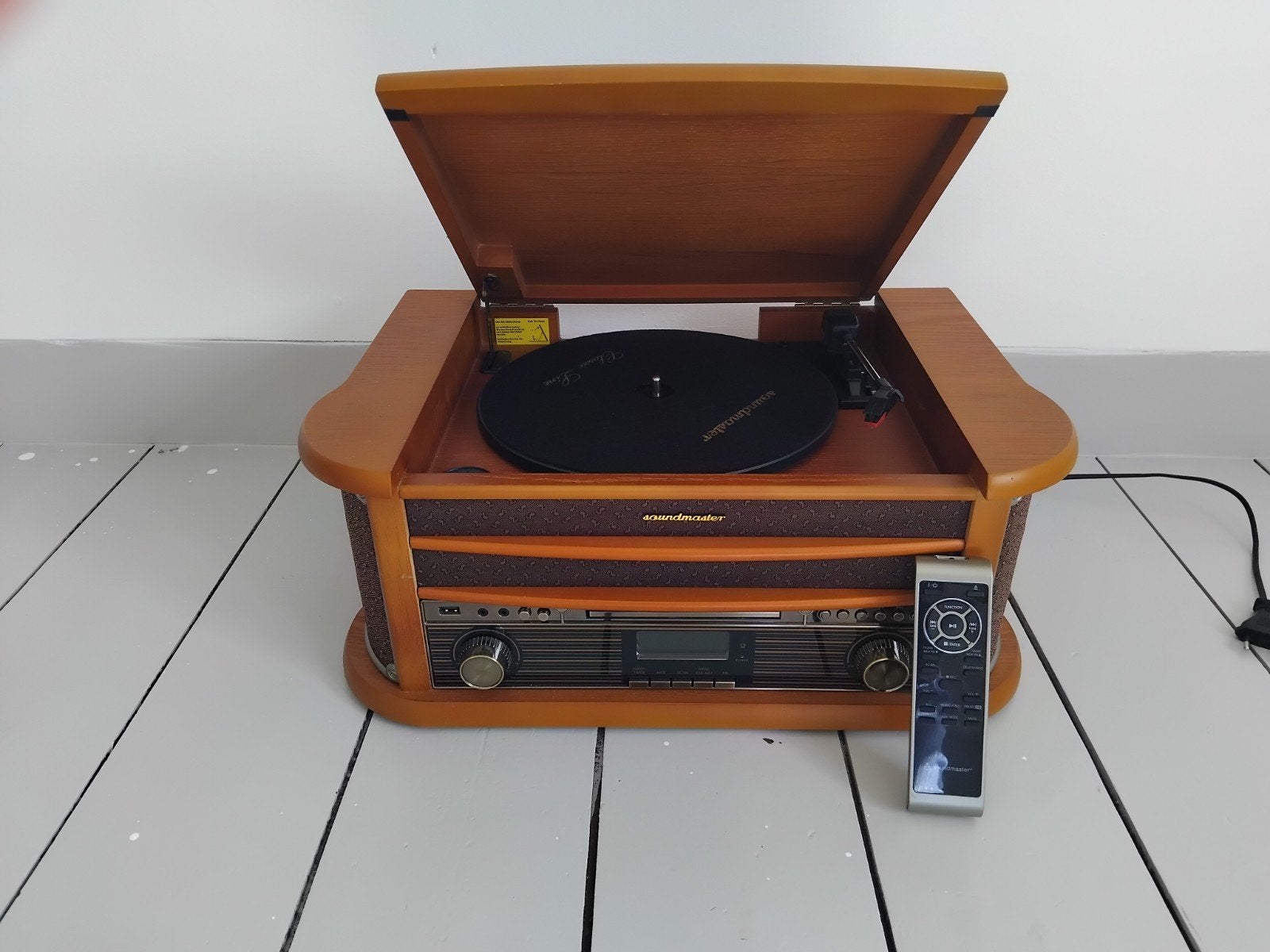 Soundmaster Muziekinstallatie met Afstandsbedien, MP3-aansluiting, Zo goed als nieuw, Cd-speler, Ophalen