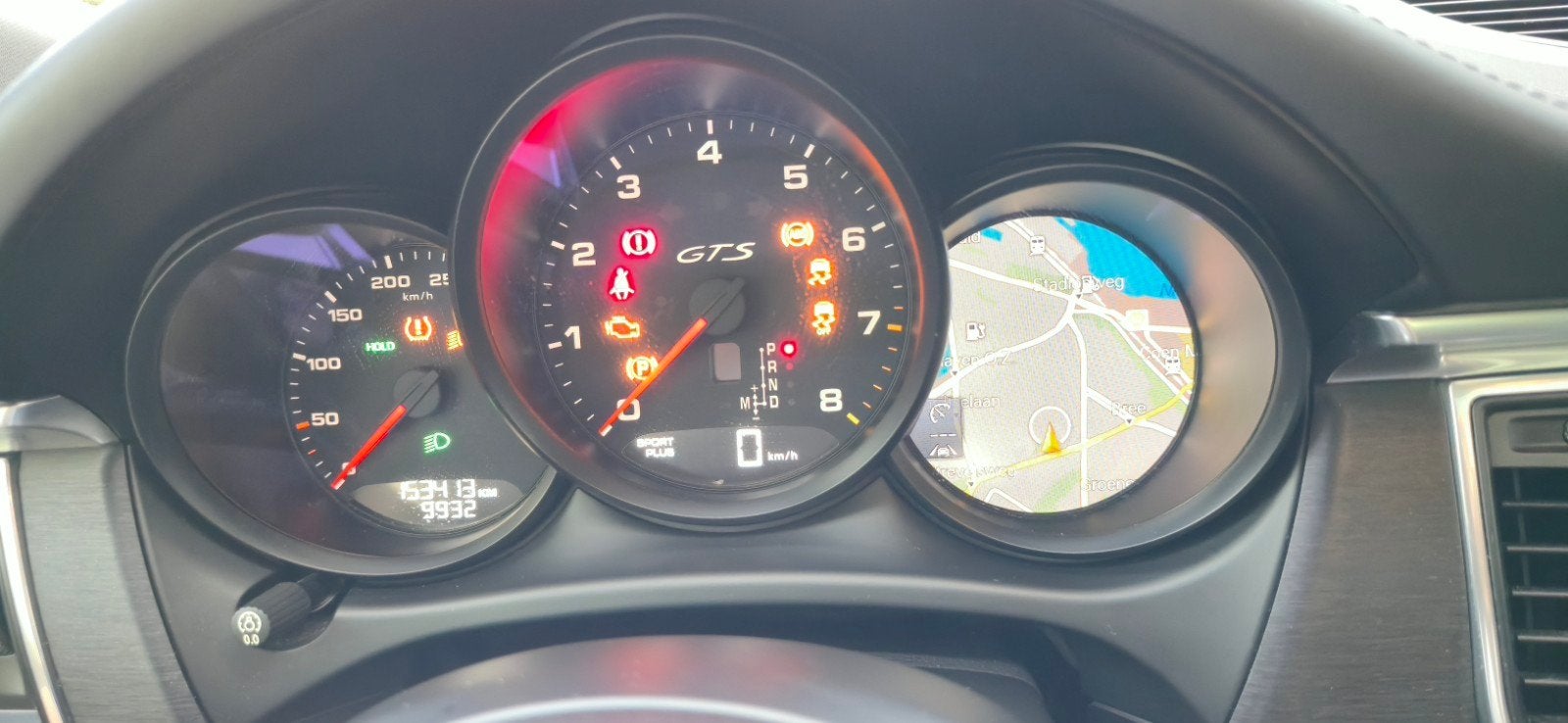 Foto 9 van Porsche Macan GTS 3.0 PANO 361PK • Luchtvering • SportChrono