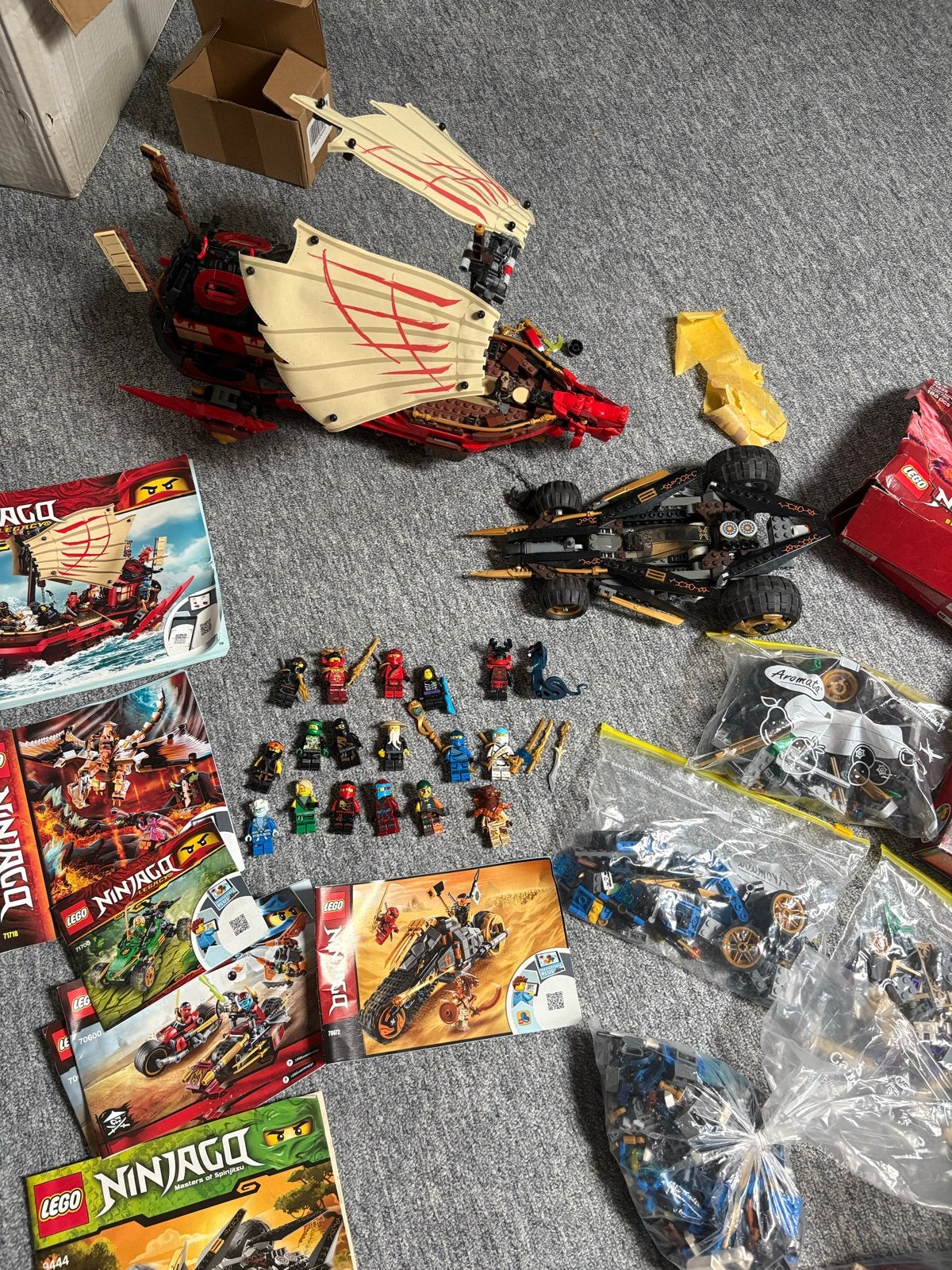 LEGO Ninjago sets en minifiguren, Kinderen en Baby's, Speelgoed | Duplo en Lego, Lego, Ophalen of Verzenden, Zo goed als nieuw