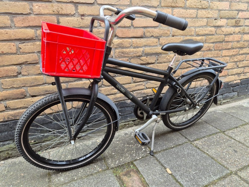 jongens fiets, 20 inch, zwart met krat (afneembaar), Ophalen of Verzenden, Gebruikt, Terugtraprem, 20 inch