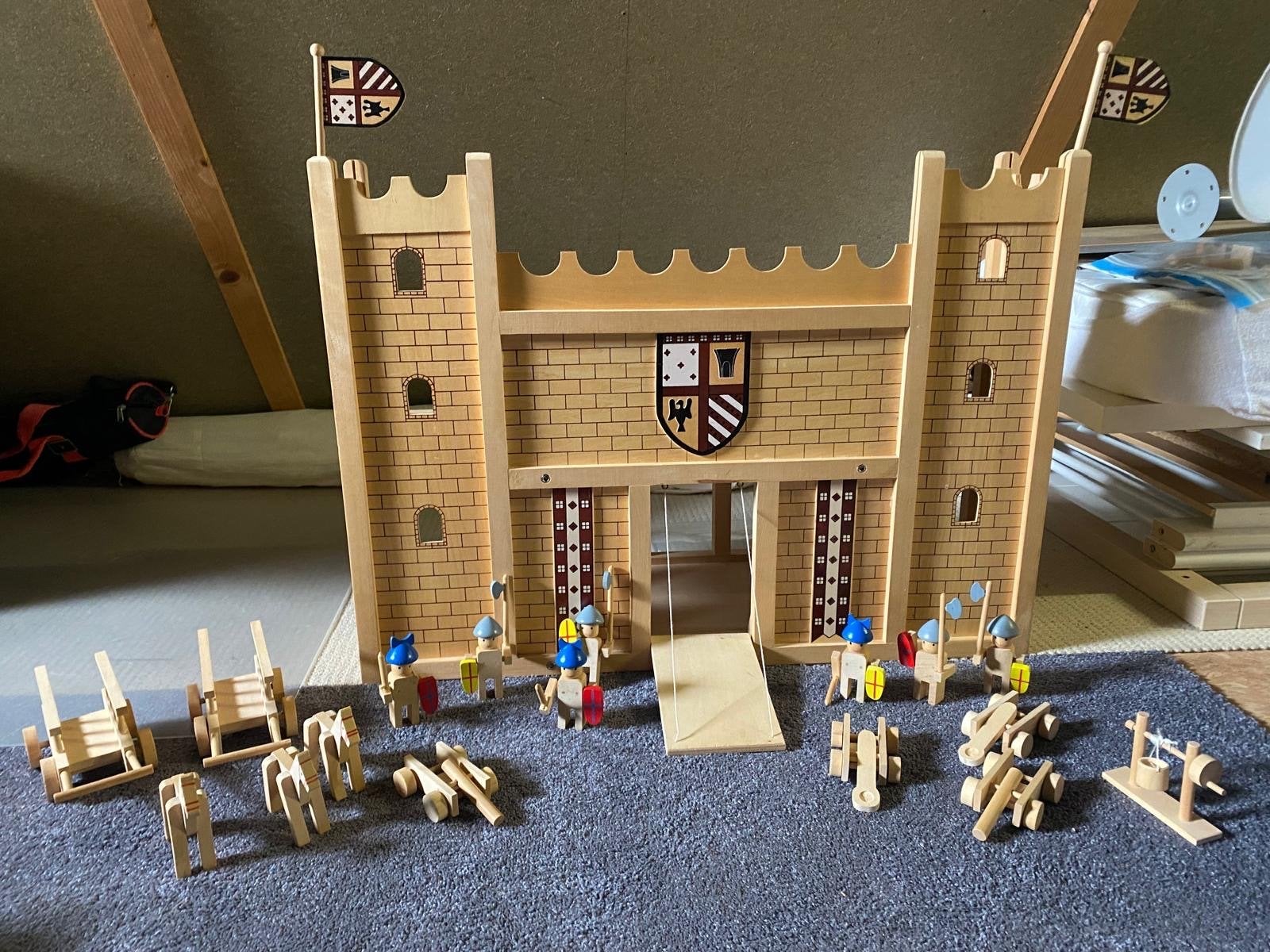 Houten Kasteel Speelset met Ridders en Accessoires, Kinderen en Baby's, Ophalen, Zo goed als nieuw, Jongen of Meisje
