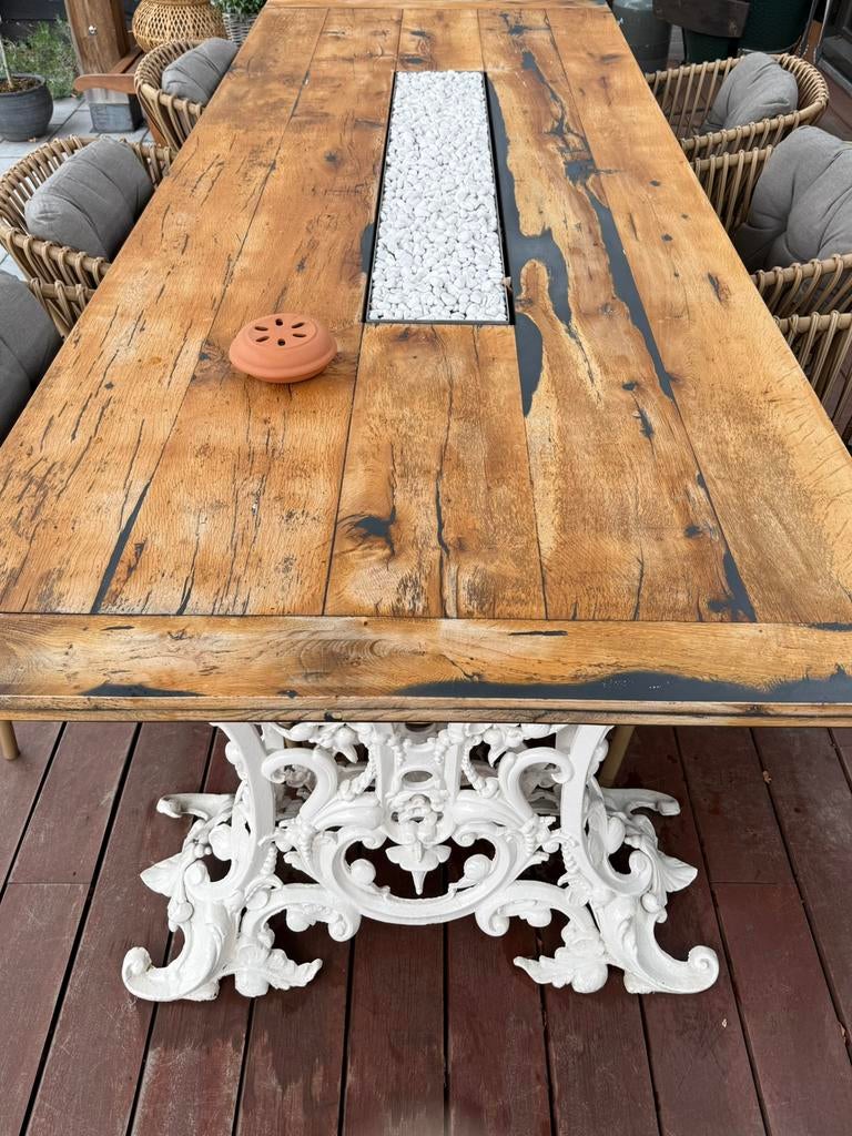 Unieke eiken tuintafel met sfeerbrander en antieke staanders, Ophalen, Gebruikt, Rechthoekig, Hout