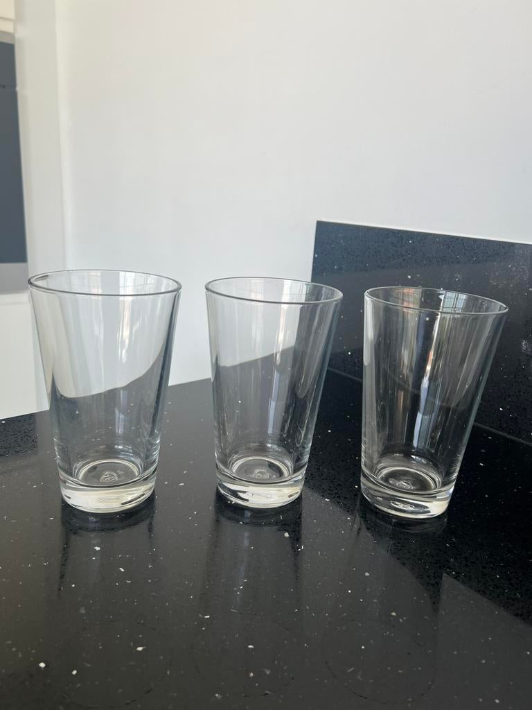 3 stuks glazen bloemen vaasjes, Overige kleuren, Ophalen of Verzenden, Minder dan 50 cm, Glas