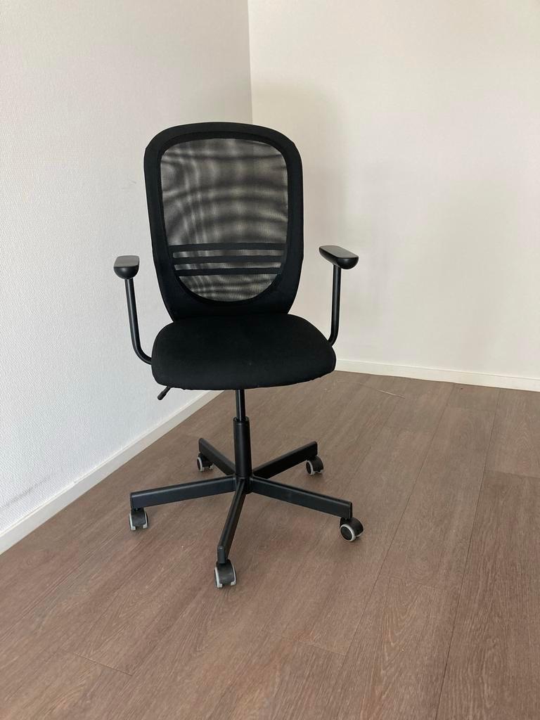Zwarte Bureaustoel met Mesh Rugleuning - Comfortabel & Verst, Ophalen, Gebruikt, Zwart, Bureaustoel
