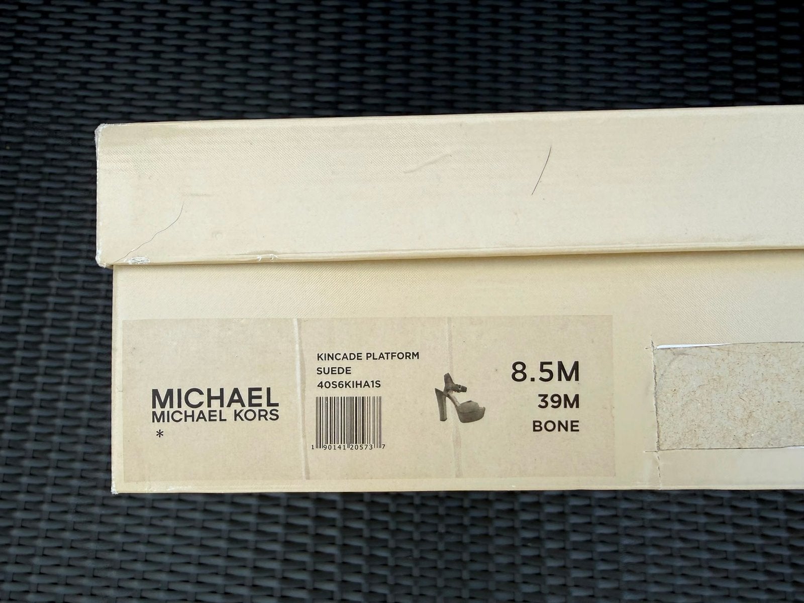Michael Kors Kincade Platform Sandalen - Zo goed als nieuw, Ophalen of Verzenden, Zo goed als nieuw, Beige, Sandalen of Muiltjes