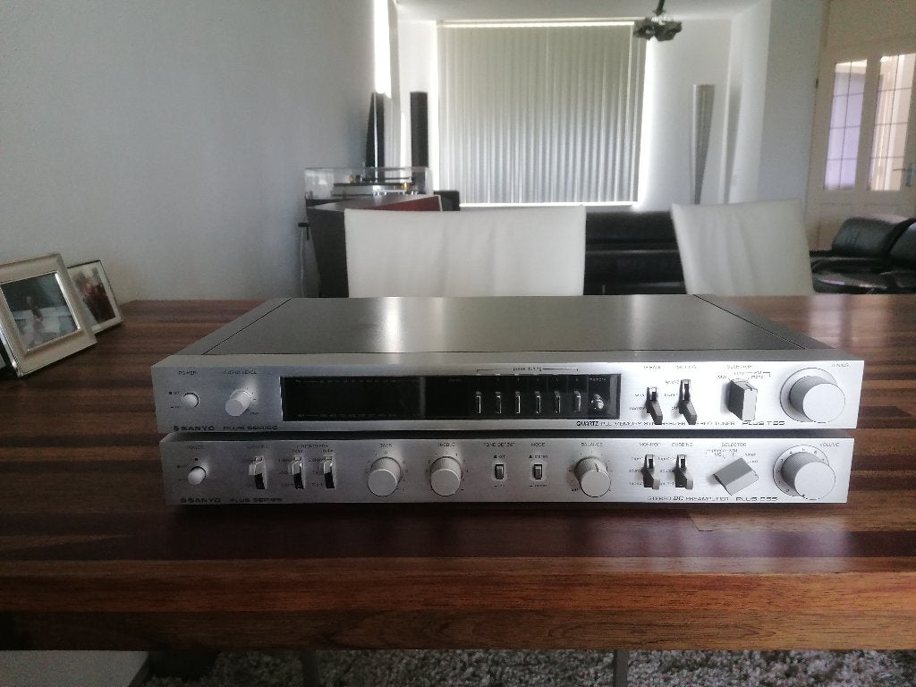 Sanyo Plus Series C55 en T55 voorversterker / tuner, Zo goed als nieuw, 120 watt of meer, Stereo, Ophalen