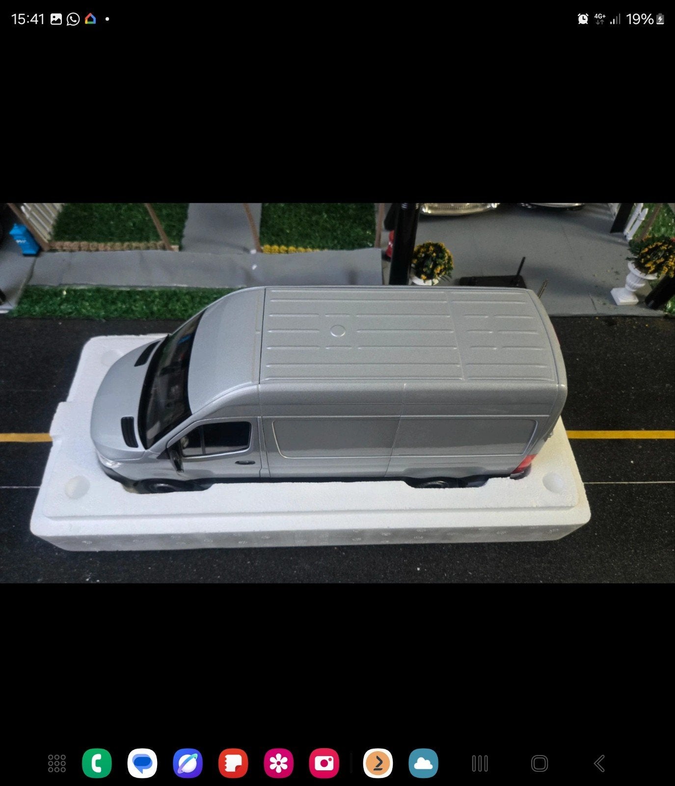 Mercedes Sprinter Grijs 1:18 Norev  Zeer Zeldzaam nieuwstaat, Hobby en Vrije tijd, Ophalen of Verzenden