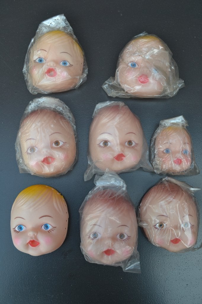 poppen gezichtjes met handjes. 8x Nr. 8881, Verzamelen, Ophalen of Verzenden, Zo goed als nieuw, Pop