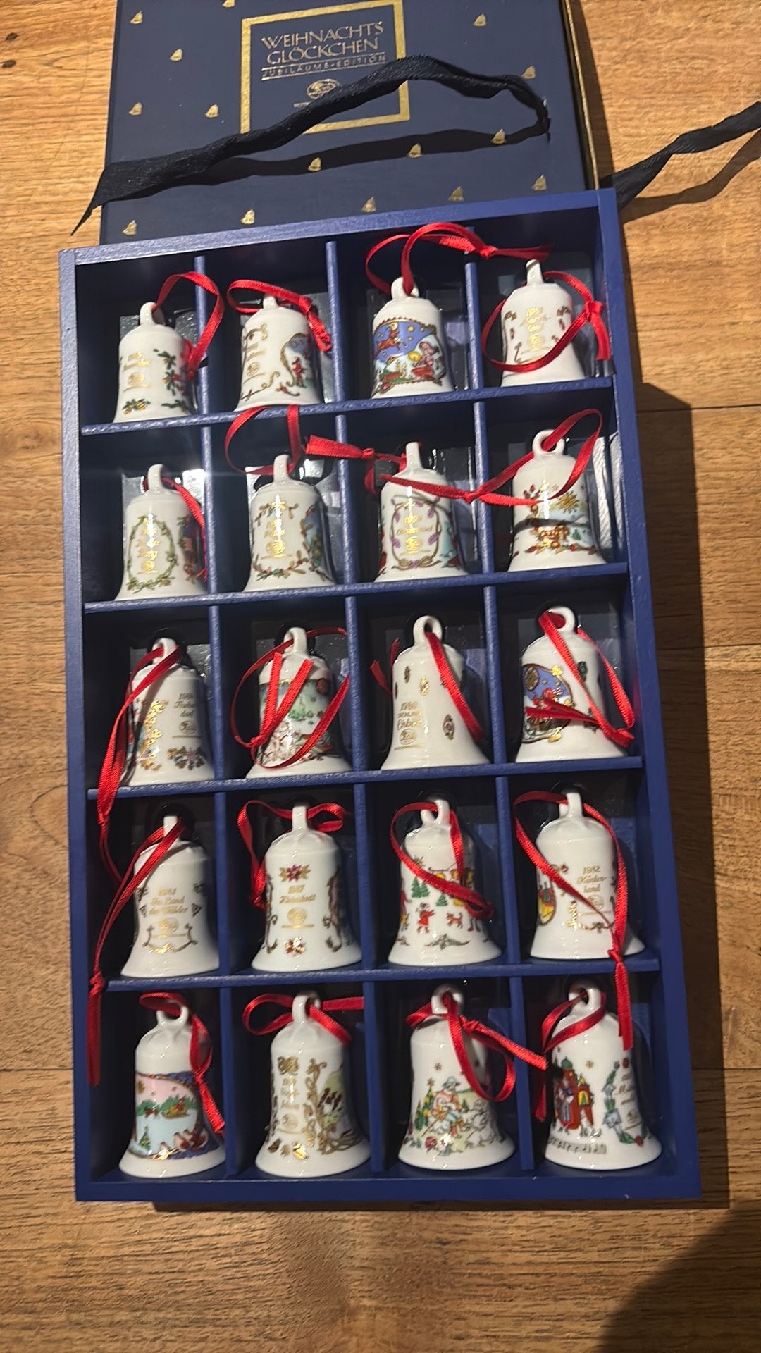 Weinachts Glöcken Hutschenreuter, Ophalen