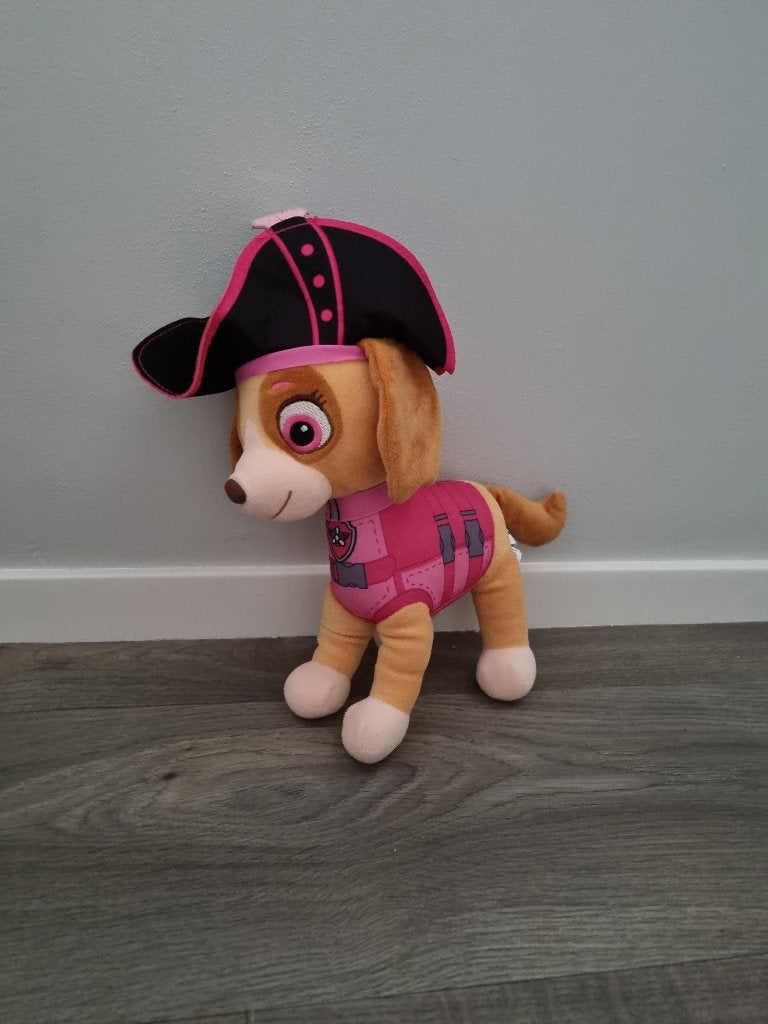 Paw Patrol Skye knuffel met piratenhoed, Zo goed als nieuw, Middelgroot (20 tot 80 cm), Paw Patrol, Hond