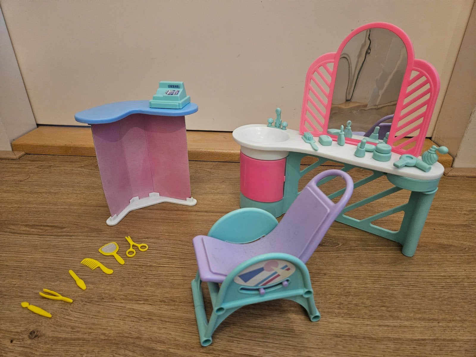 Barbie kapsalon vintage, Ophalen of Verzenden, Gebruikt, Poppenhuis
