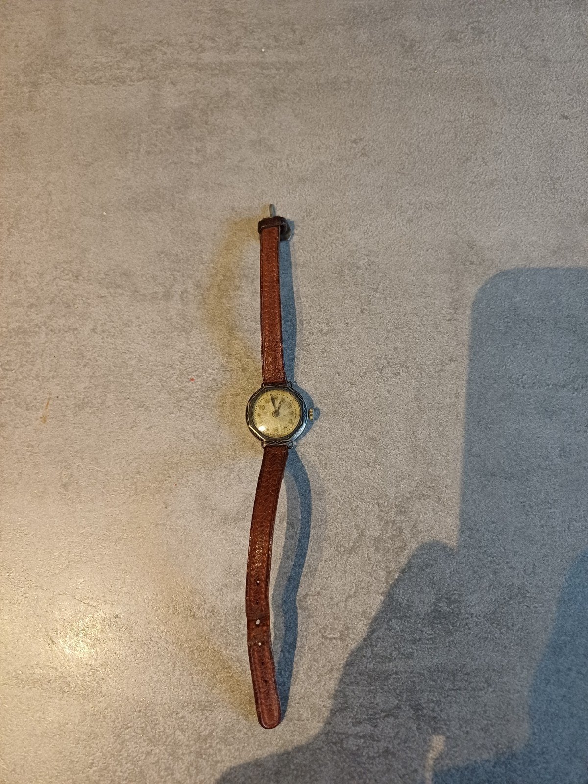 Vintage horloge met lederen band, Sieraden, Tassen en Uiterlijk, Antieke sieraden, Ophalen of Verzenden, Overige materialen, Overige typen