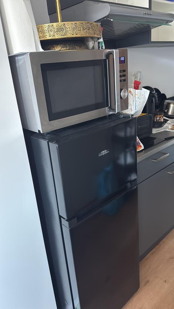 Coolkast Everglades EVTD3026 – Zo goed als nieuw!, Witgoed en Apparatuur, Ophalen, Met aparte vriezer, 160 cm of meer, Minder dan 75 liter