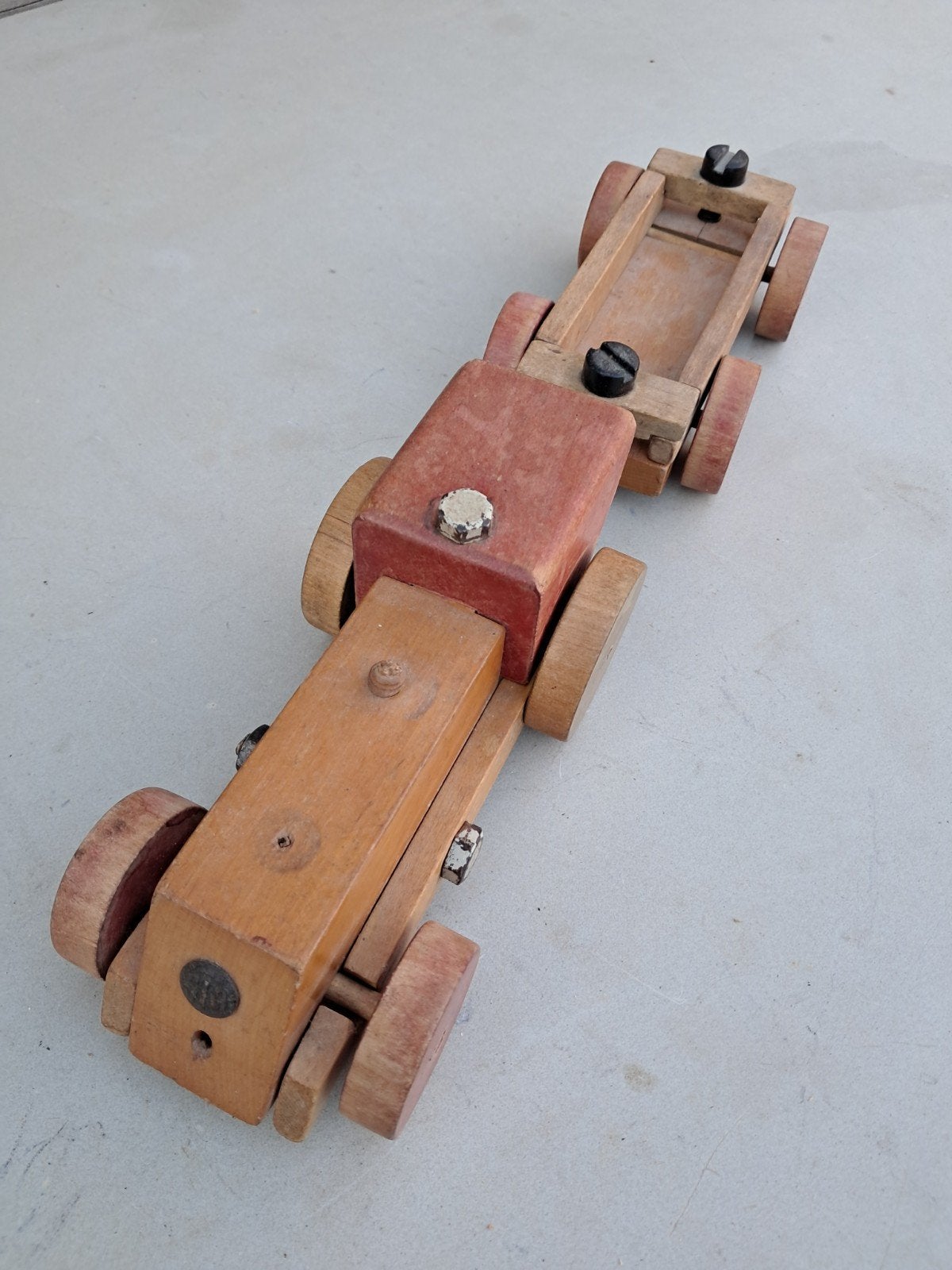 Zolder vondst oude houten trein merk SIO., Ophalen