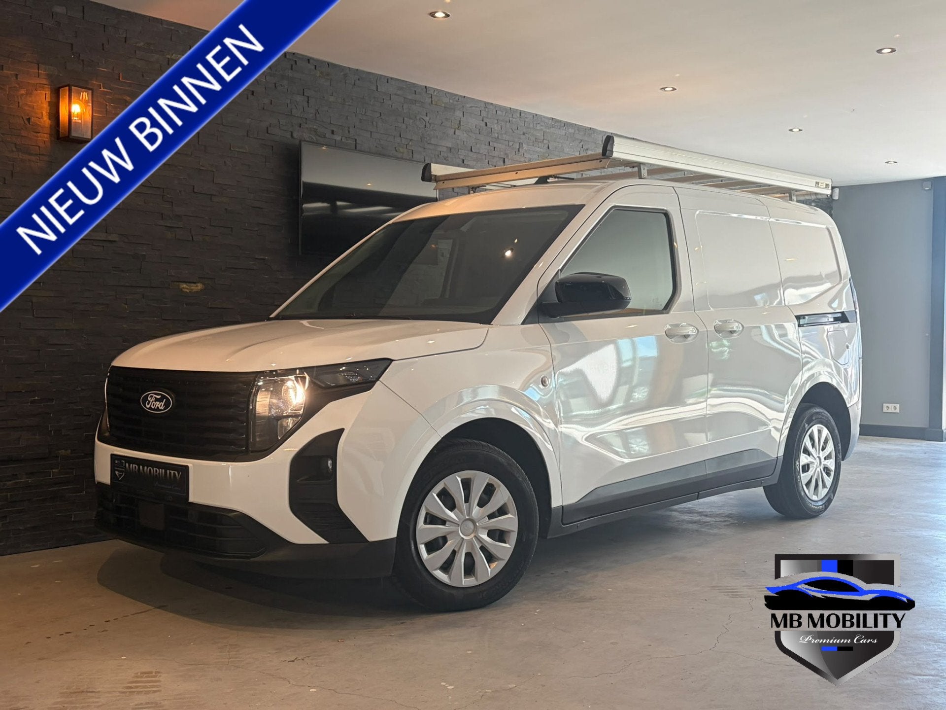 Ford Transit Courier 1.0 EcoBoost Bj: 2024 (bj 2024), Voorwielaandrijving, 15 km/l, Gebruikt, Euro 6