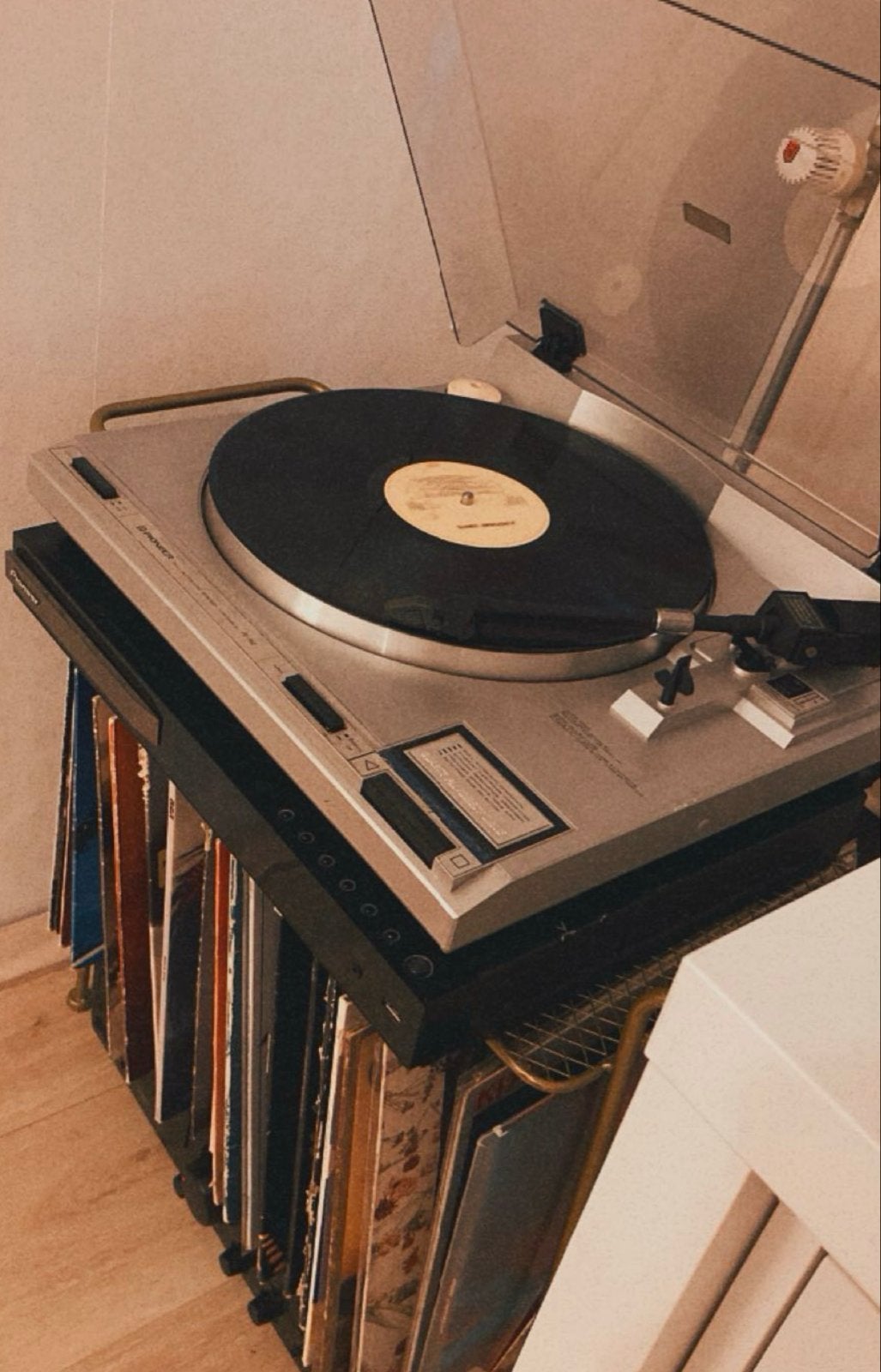 Platenspeler Meubel - Urban Outfitters, Ophalen, Zo goed als nieuw, Platenspeler-onderdeel, Overige merken