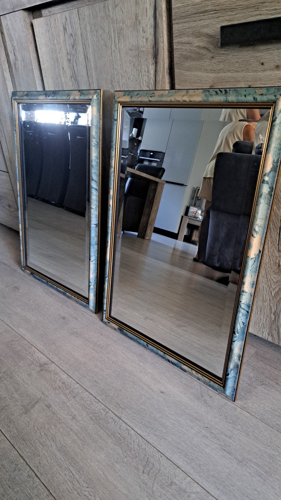 Set van 2 rechthoekige z.g.a.n spiegels met blauw/gouden lij, Huis en Inrichting, Woonaccessoires | Spiegels, Ophalen, Minder dan 50 cm