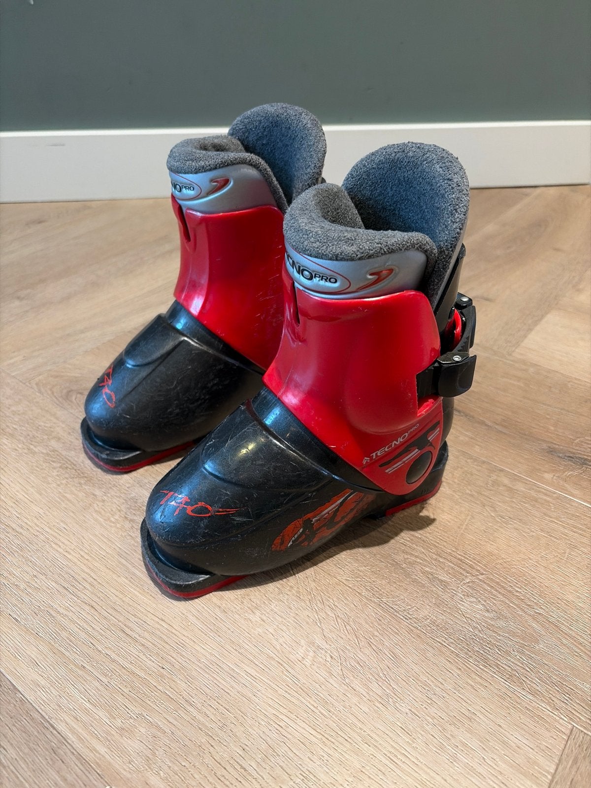 Tecno Pro Skischoenen - Schoenmmaat 27 - Rood/Zwart, Overige merken, Gebruikt, Schoenen, Ophalen of Verzenden
