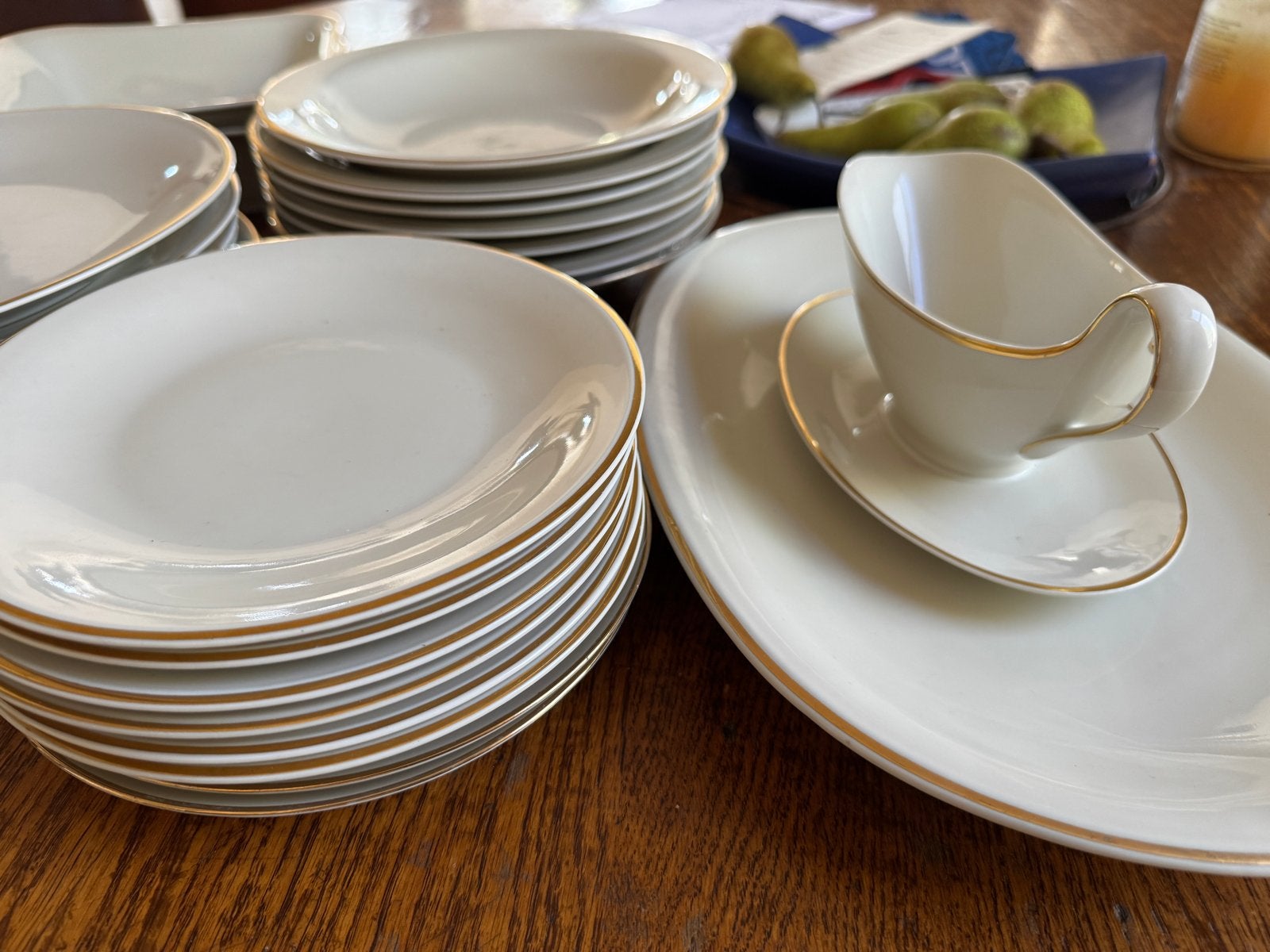 Vintage Porseleinen Servies Crème met Gouden Randje Jaren 50, Huis en Inrichting, Ophalen, Gebruikt, Vintage, Porselein