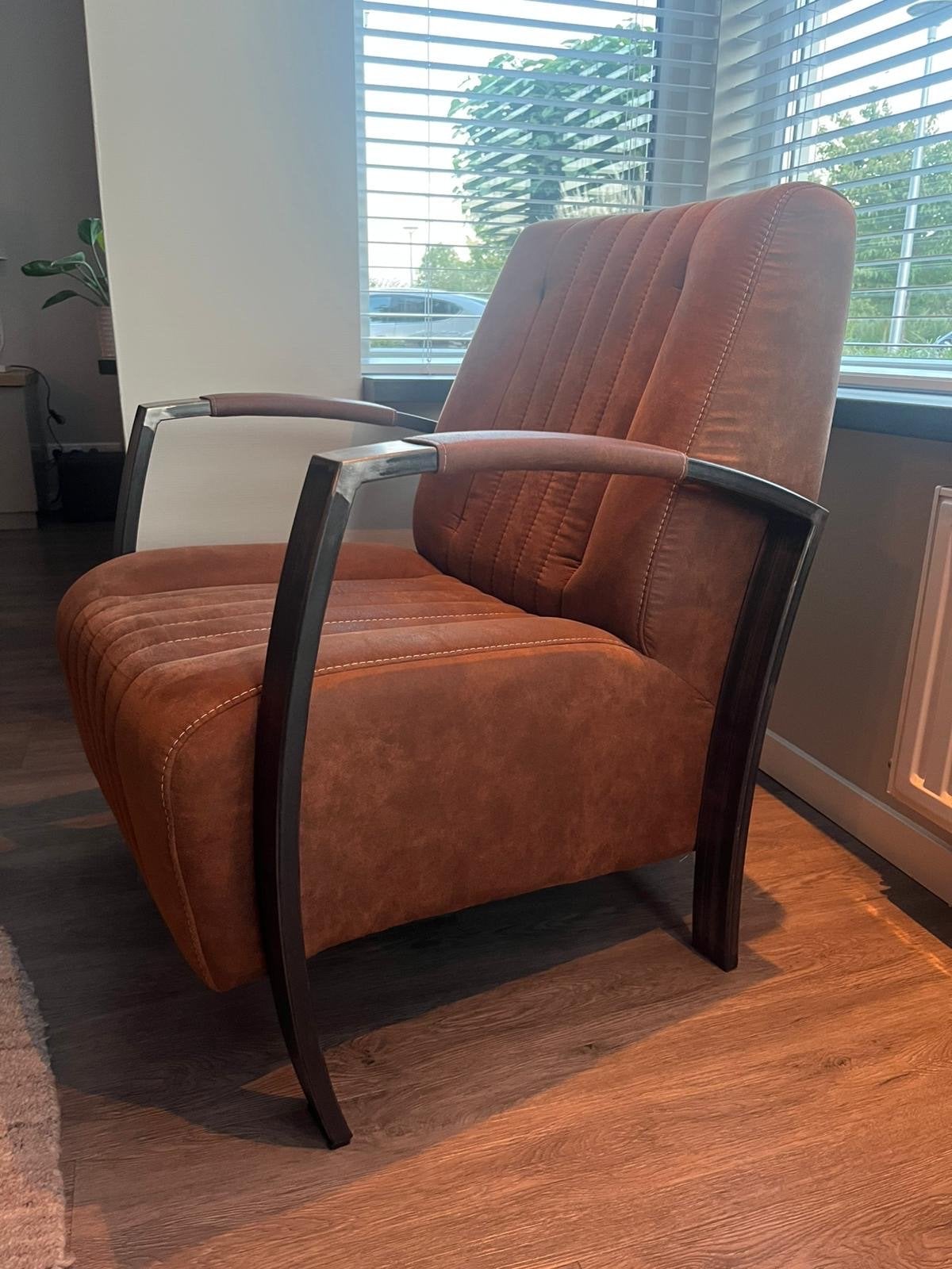 Mooie fauteuil, staal, cognac, Ophalen, 75 tot 100 cm, Zo goed als nieuw, Metaal