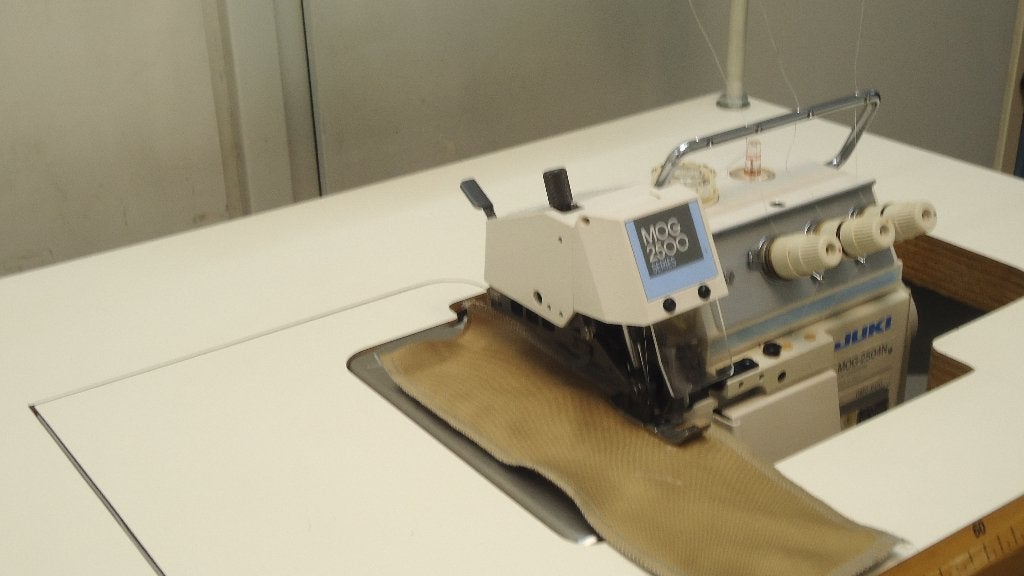 Industrie Naaimachine Juki 3 draads MOG-2504N, Hobby en Vrije tijd, Naaimachines en Toebehoren, Overige merken, Gebruikt, Ophalen of Verzenden