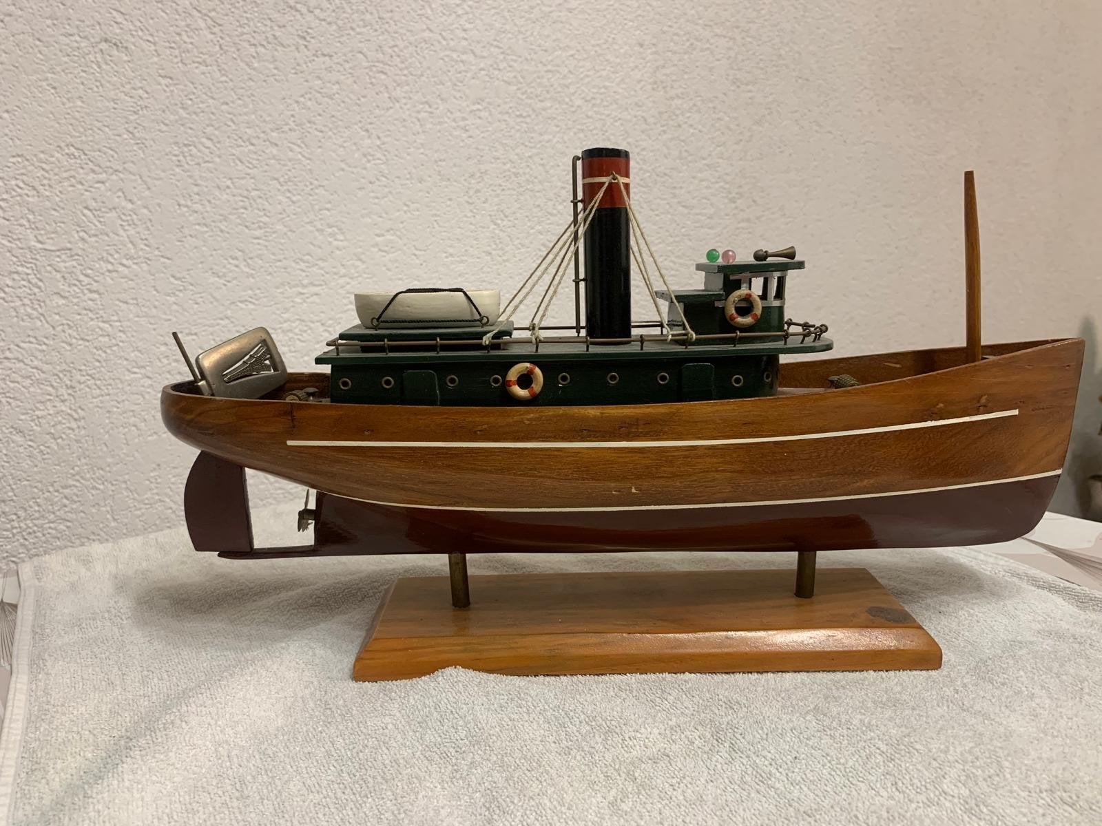 Gedetailleerd scheepsmodel van een sleepboot, Ophalen, Zo goed als nieuw, Groter dan 1:32, Overige merken