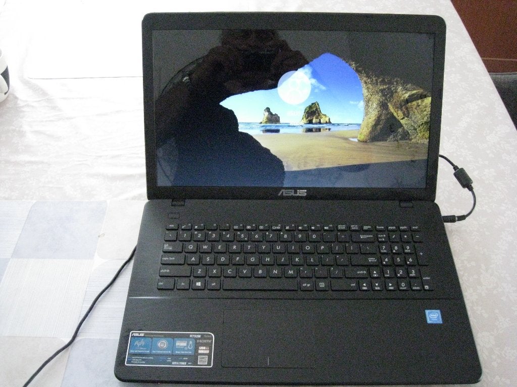 Asus R752MA-TY179T 17,3 inch  2.16 GHz up to 2.58 GHz, Ophalen, Gebruikt, Met videokaart, Qwerty