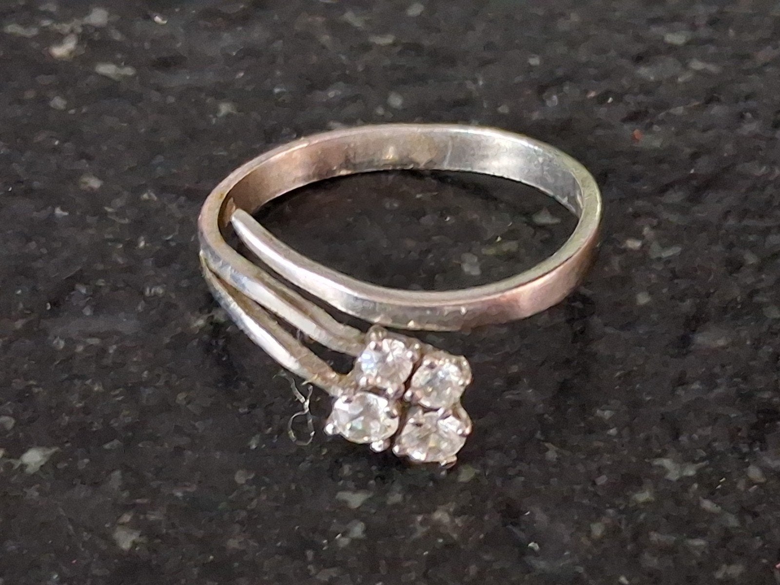 zilveren ring met steentjes gehalte 925, Ophalen, 19 tot 20, Zo goed als nieuw, Dame