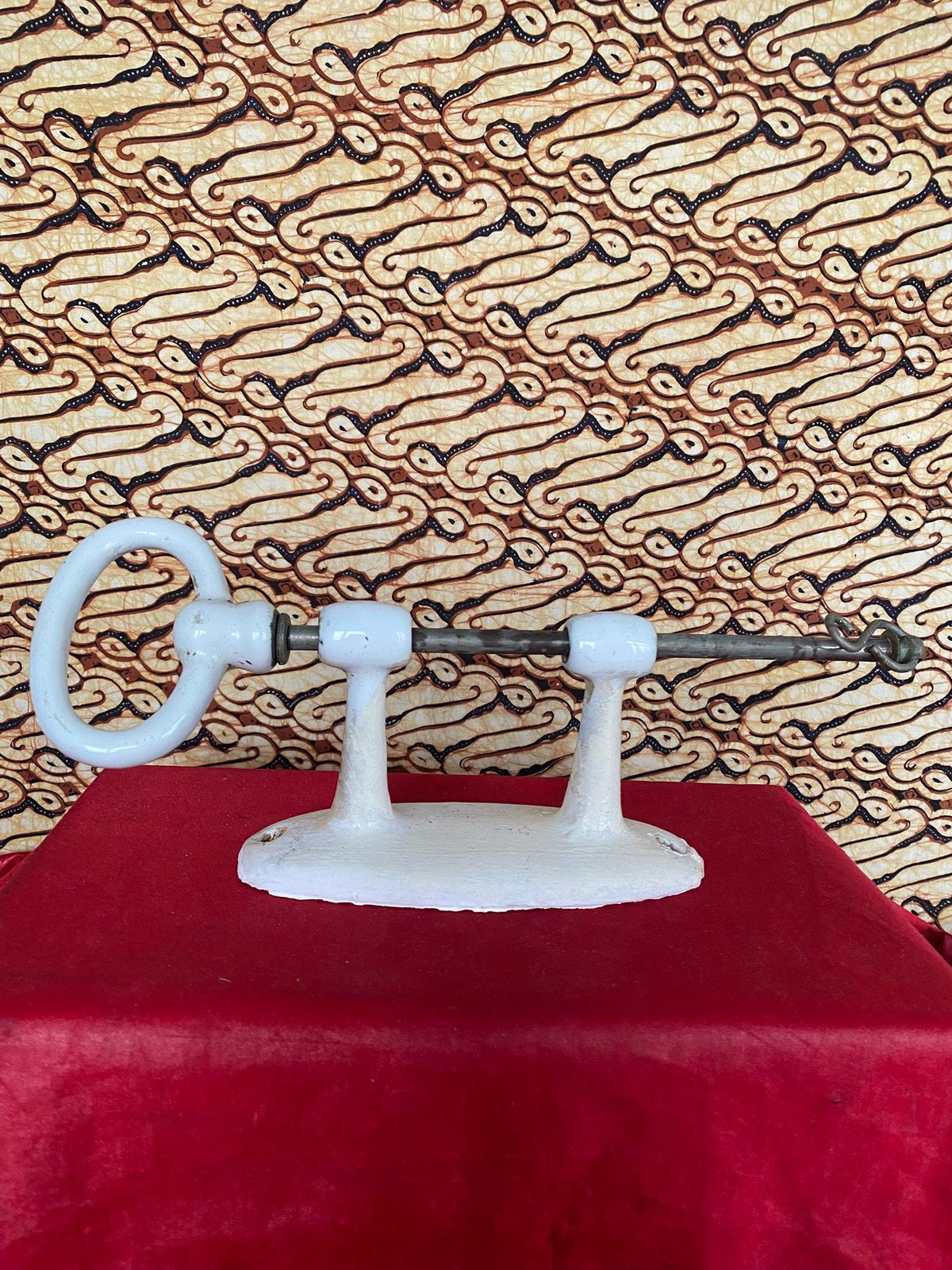 ANTIEKE GEËMAILLEERDE SPOELBAK GREEP., Ophalen of Verzenden